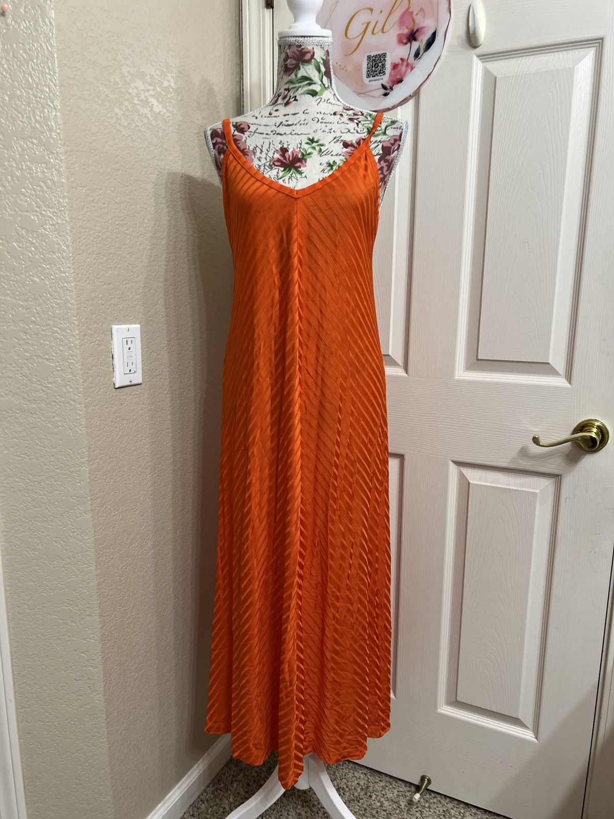 Victoria's Secret Victoria's Secret Orange Chevron Pleated Slip Maxi Dress Size M / US 6-8 / IT 42-44 - 1 Thumbnail