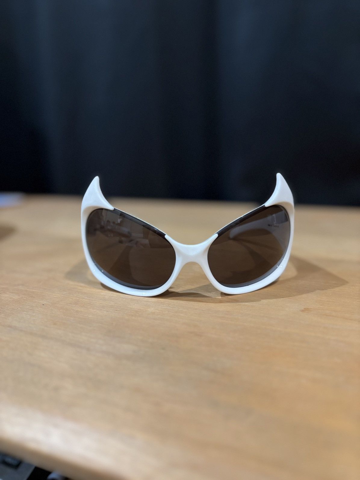 Balenciaga White Gotham Frame Cat Sunglasses Size ONE SIZE - 1 Thumbnail