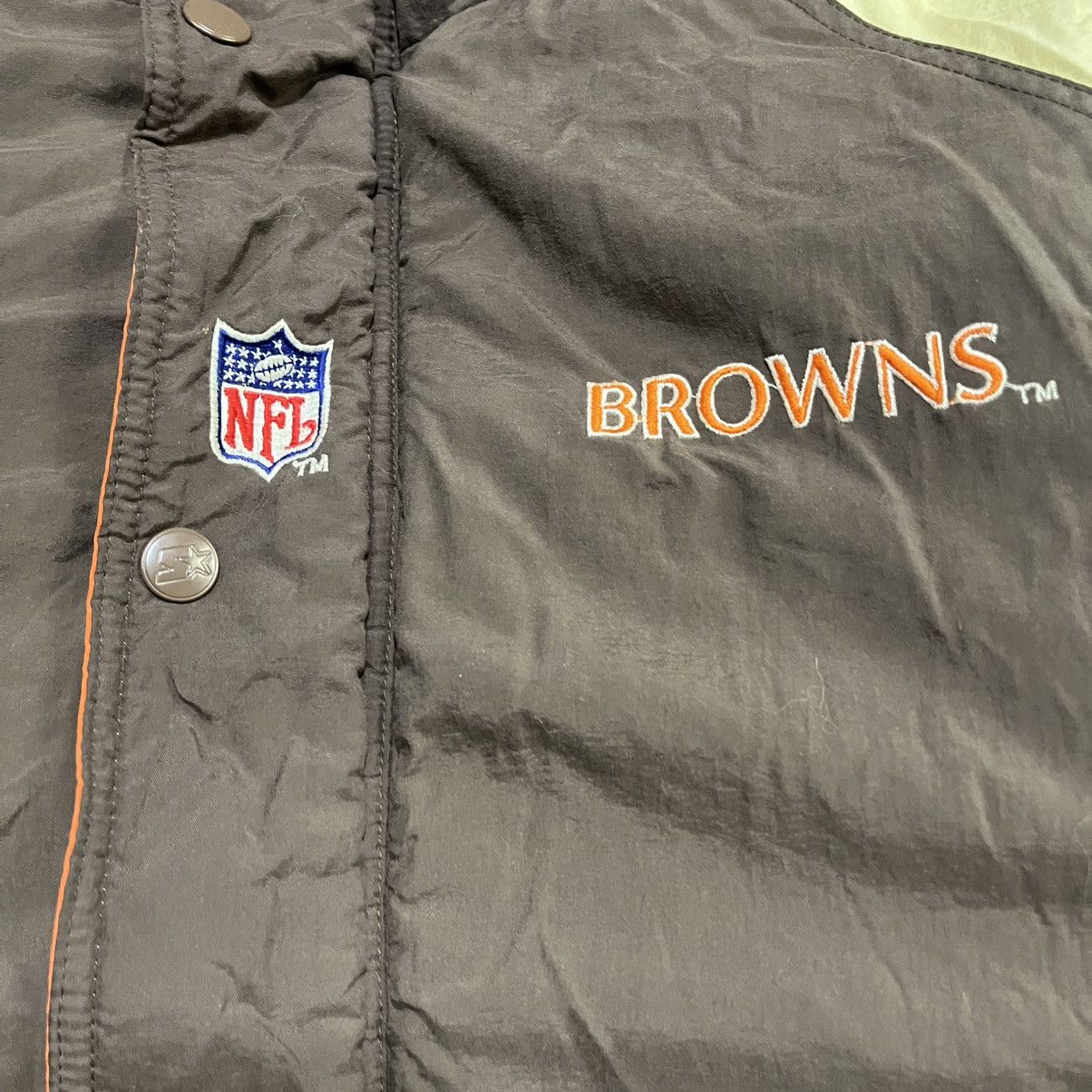 Starter VINTAGE 90s CLEVELAND BROWNS STARTER NFL PUFFER JACKET Size US L / EU 52-54 / 3 - 5 Thumbnail