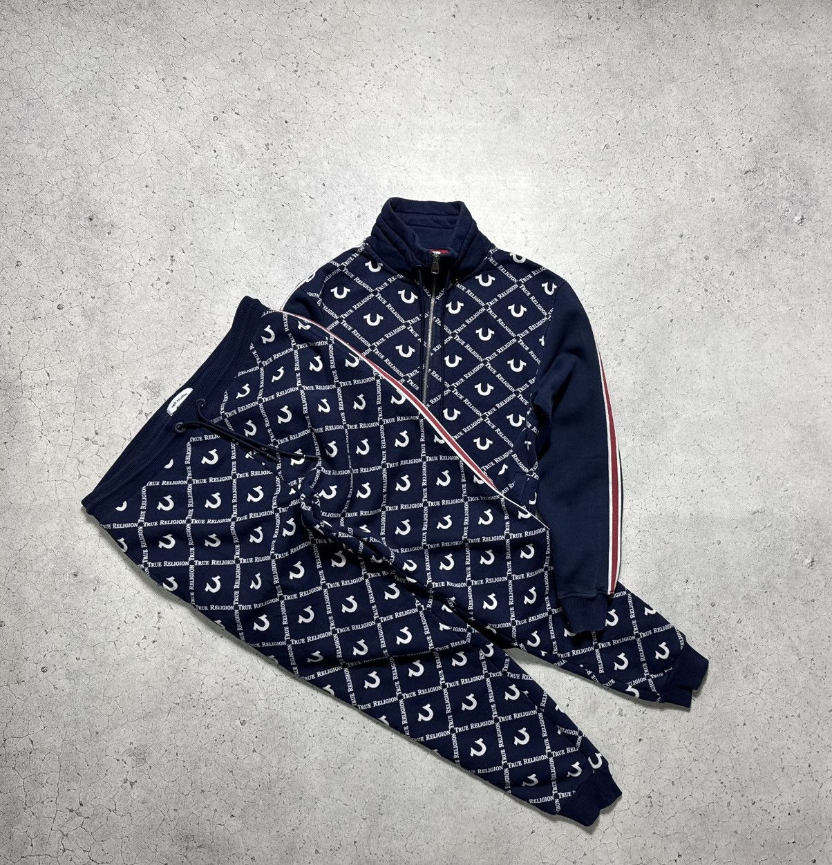 True Religion True Religion Monogram Track Suit Jacket & Pants Hype Size US M / EU 48-50 / 2 - 1 Thumbnail