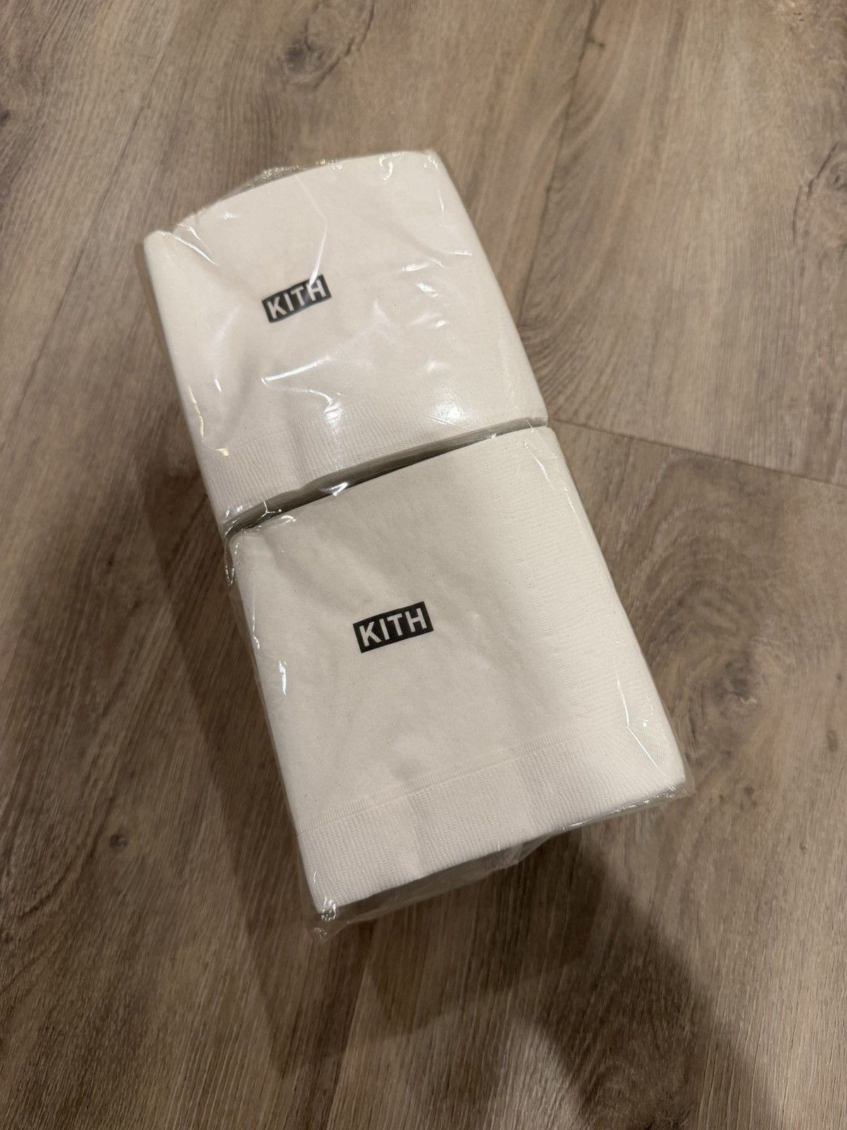 Kith Kith SEALED Napkin Pack Size ONE SIZE - 1 Thumbnail