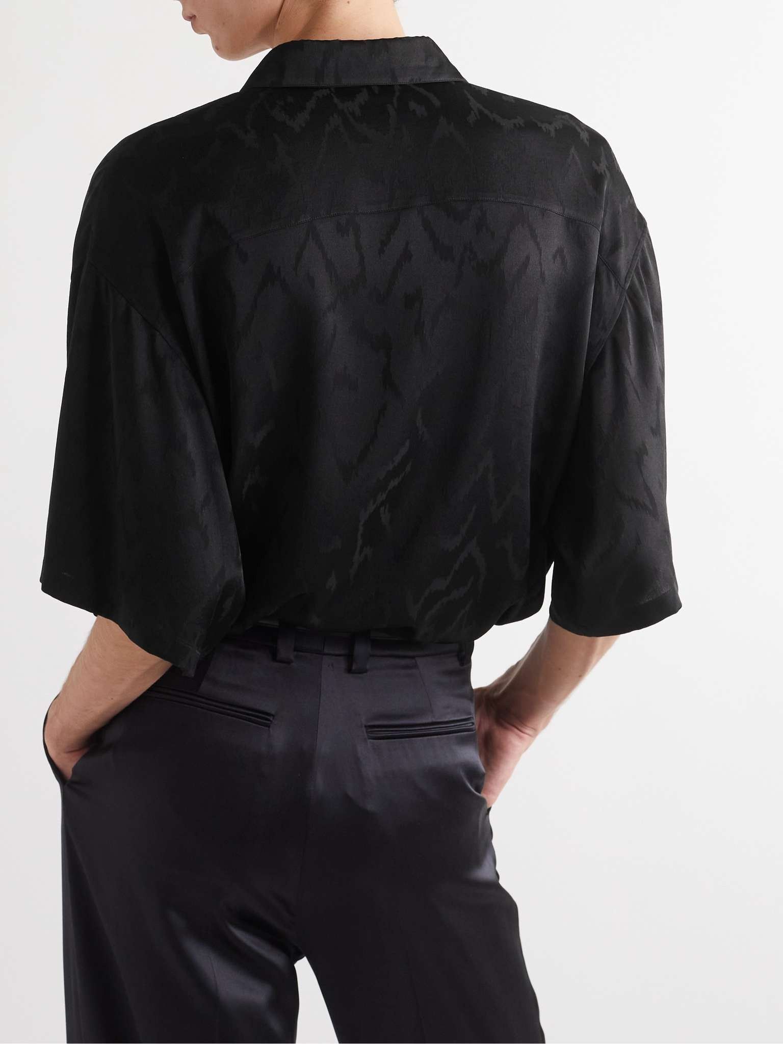 Saint Laurent Paris o1s1wg110625 714643 Oversize Shirt in Matte and Shiny Silk Size US XS / EU 42 / 0 - 3 Thumbnail