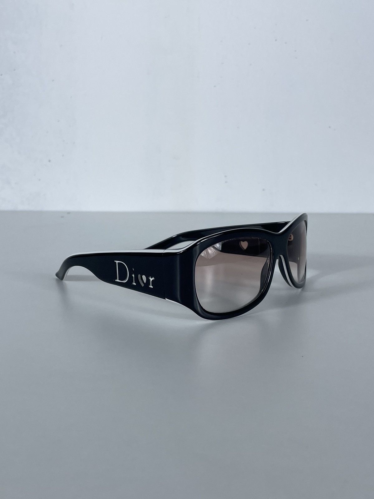 Designer × Dior × Vintage Black vintage retro y2k 00s heart big logo sunglasses Dior Size ONE SIZE - 2 Thumbnail