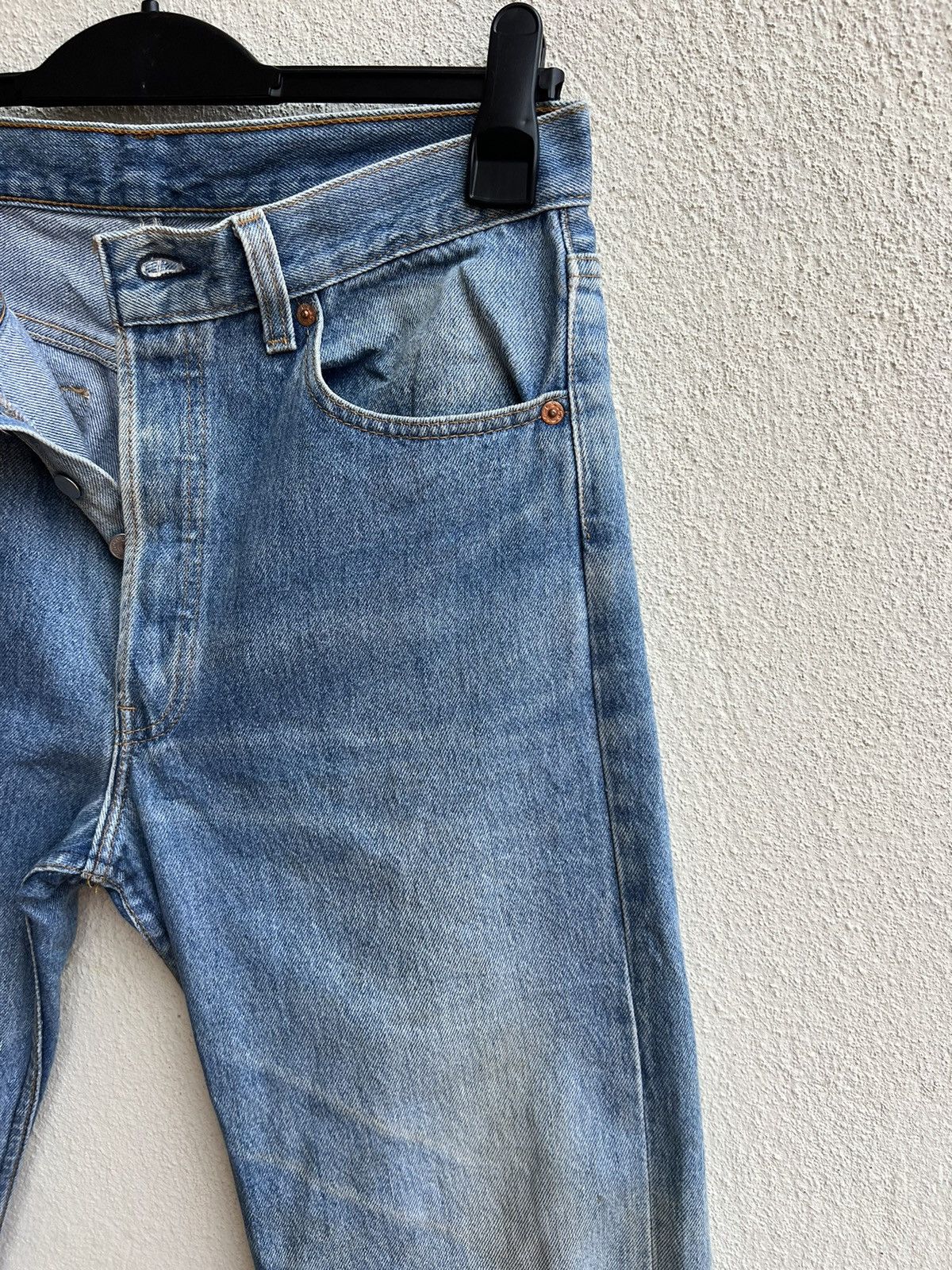 Levi's Vintage 1994 Levi’s 501 Sun Faded Denim Jeans Size US 32 / EU 48 - 9 Thumbnail