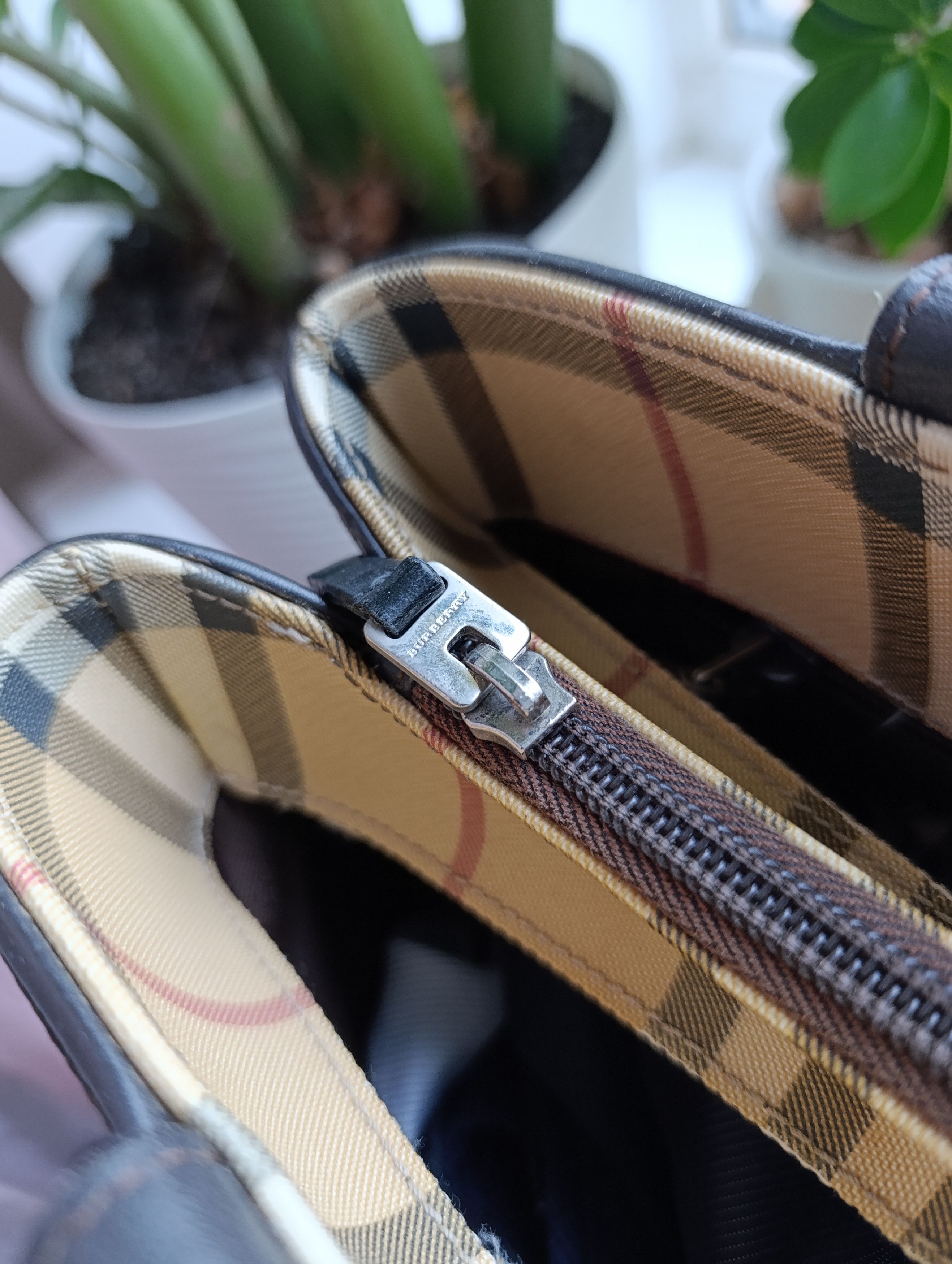 Burberry BURBERRY VINTAGE NOVA CHECK HAND BAG Size ONE SIZE - 14 Thumbnail