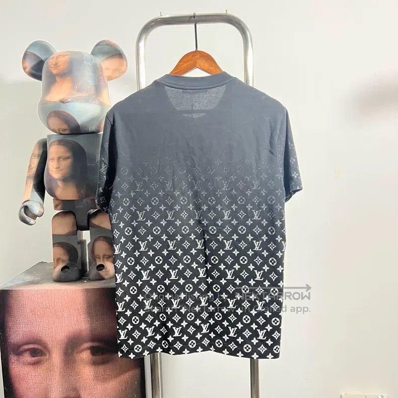 Louis Vuitton Louis Vuitton Black Gradient Print Short Sleeve Size US M / EU 48-50 / 2 - 2 Thumbnail