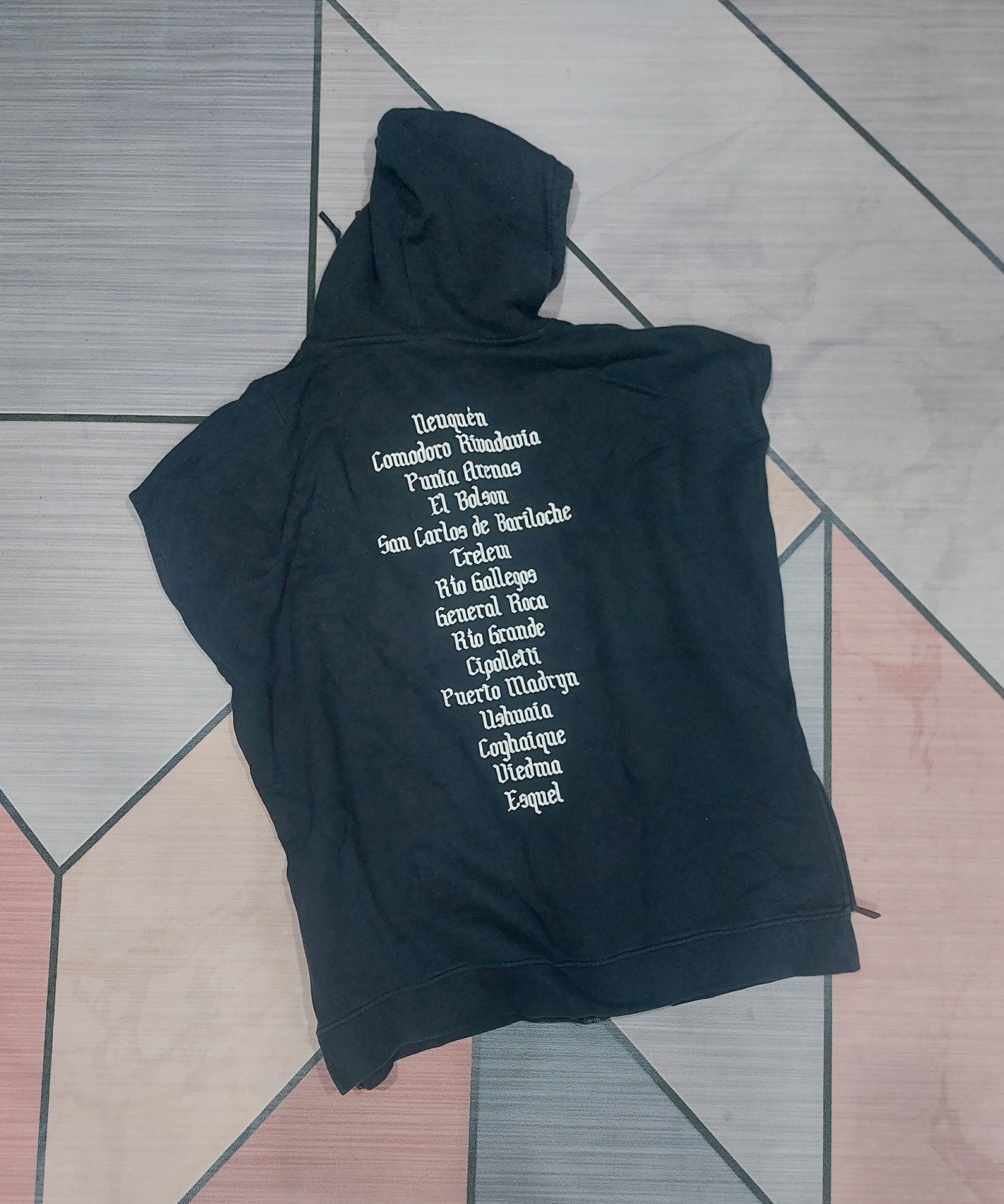 Marcelo Burlon OVERSIZED SLEVELESS HOODIE MARCELO BURLON Size US L / EU 52-54 / 3 - 2 Thumbnail