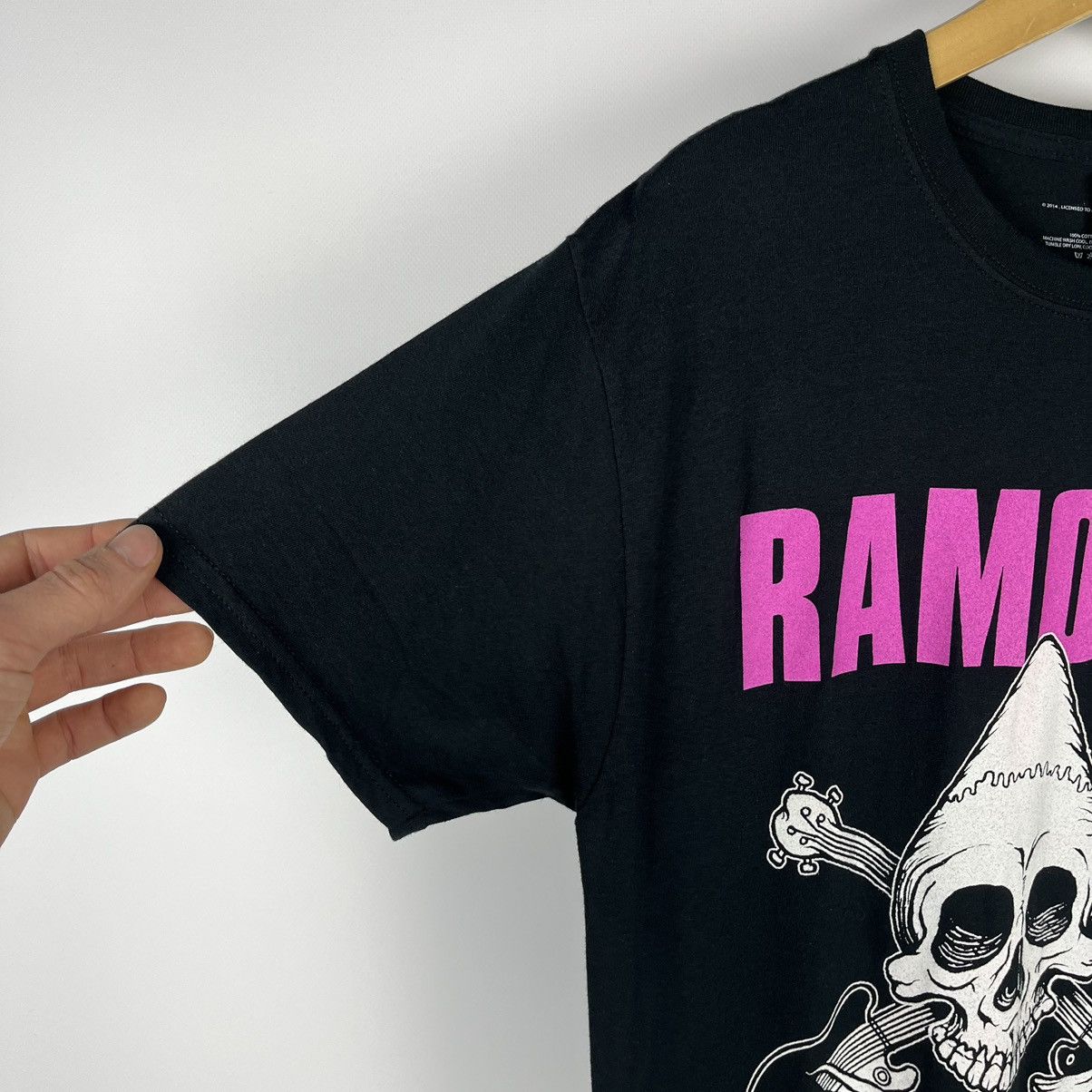 Band Tees Vintage Ramones Gabba Gabba Hey rock band T Shirt 90’s Size US L / EU 52-54 / 3 - 6 Thumbnail