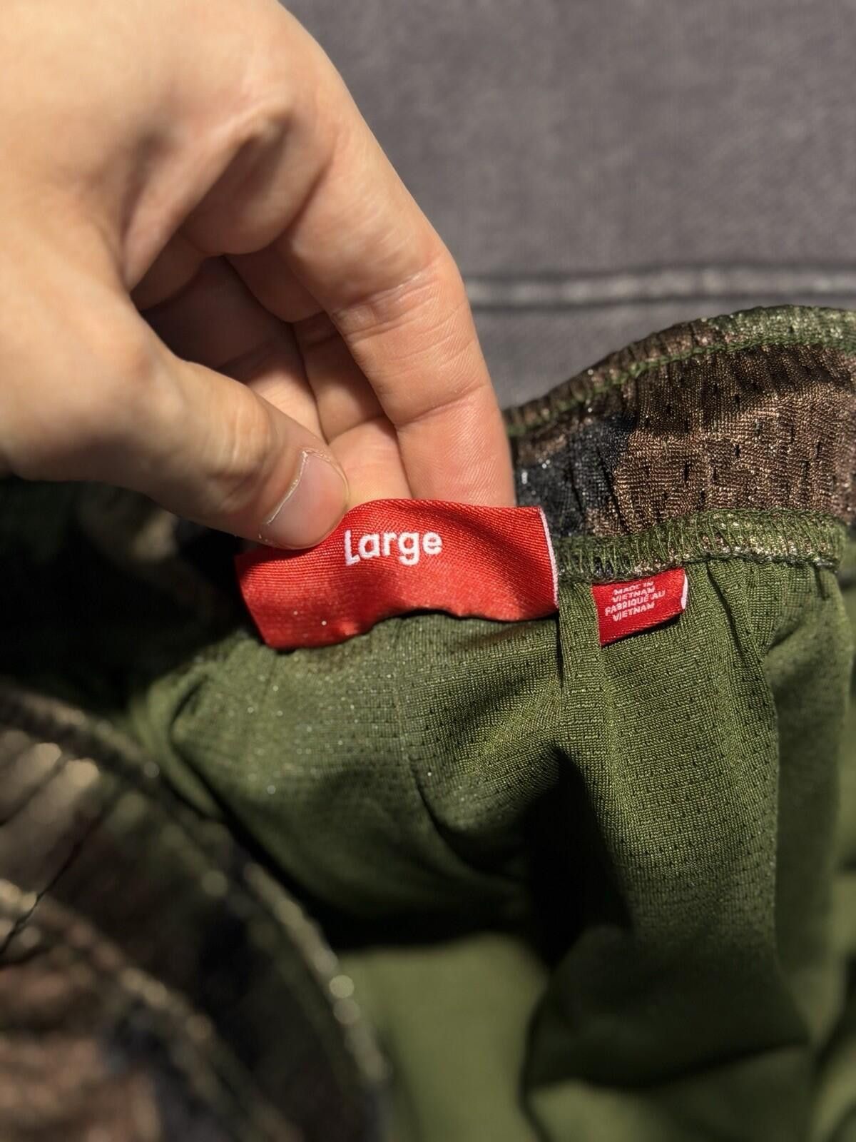 Supreme Supreme Small Box Baggy Mesh Shorts Size (Large) NEW Camo Size US 34 / EU 50 - 9 Thumbnail
