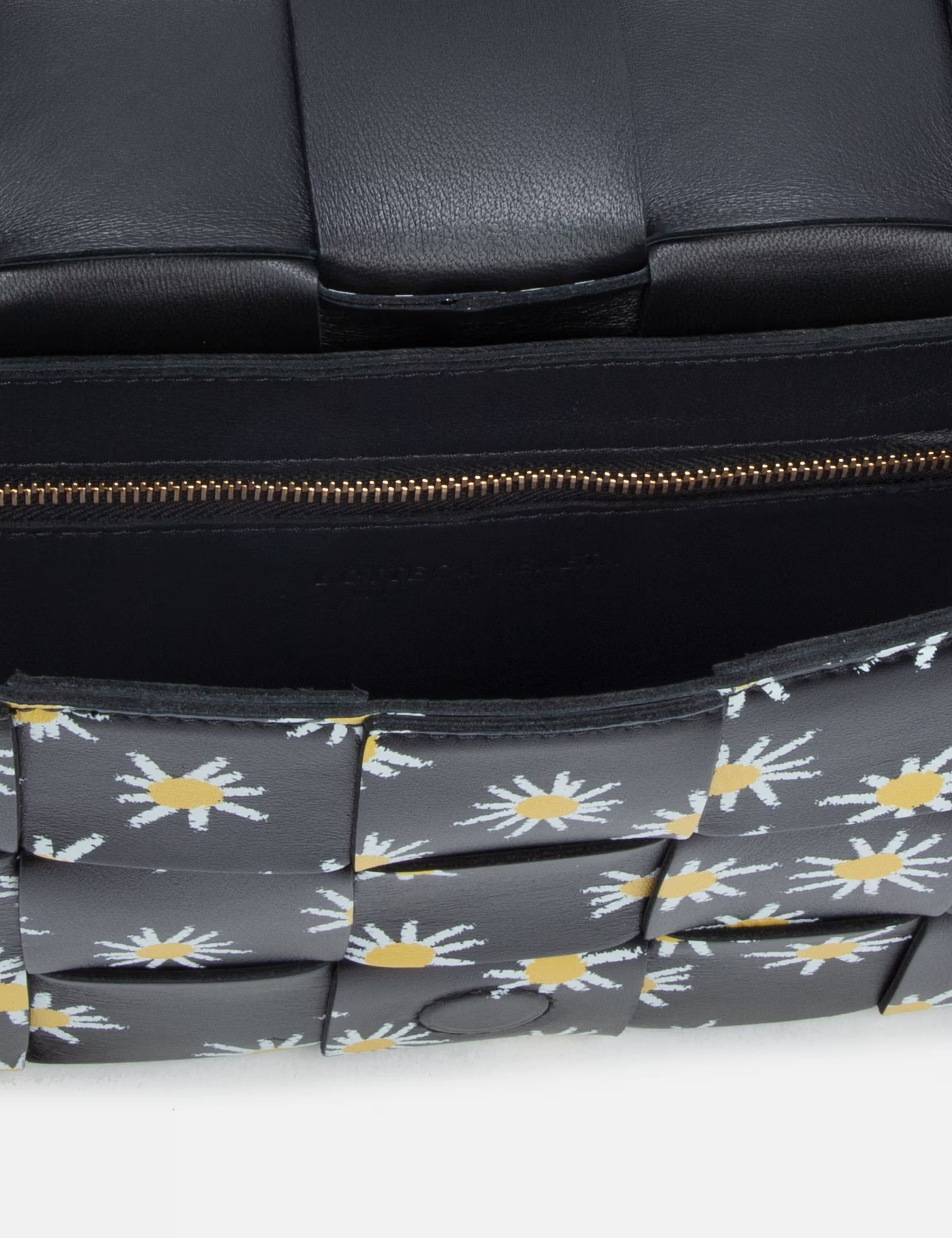 Bottega Veneta o1n1vont1124 Size: OS / Cassette Pouch in Multicolor Size ONE SIZE - 5 Thumbnail