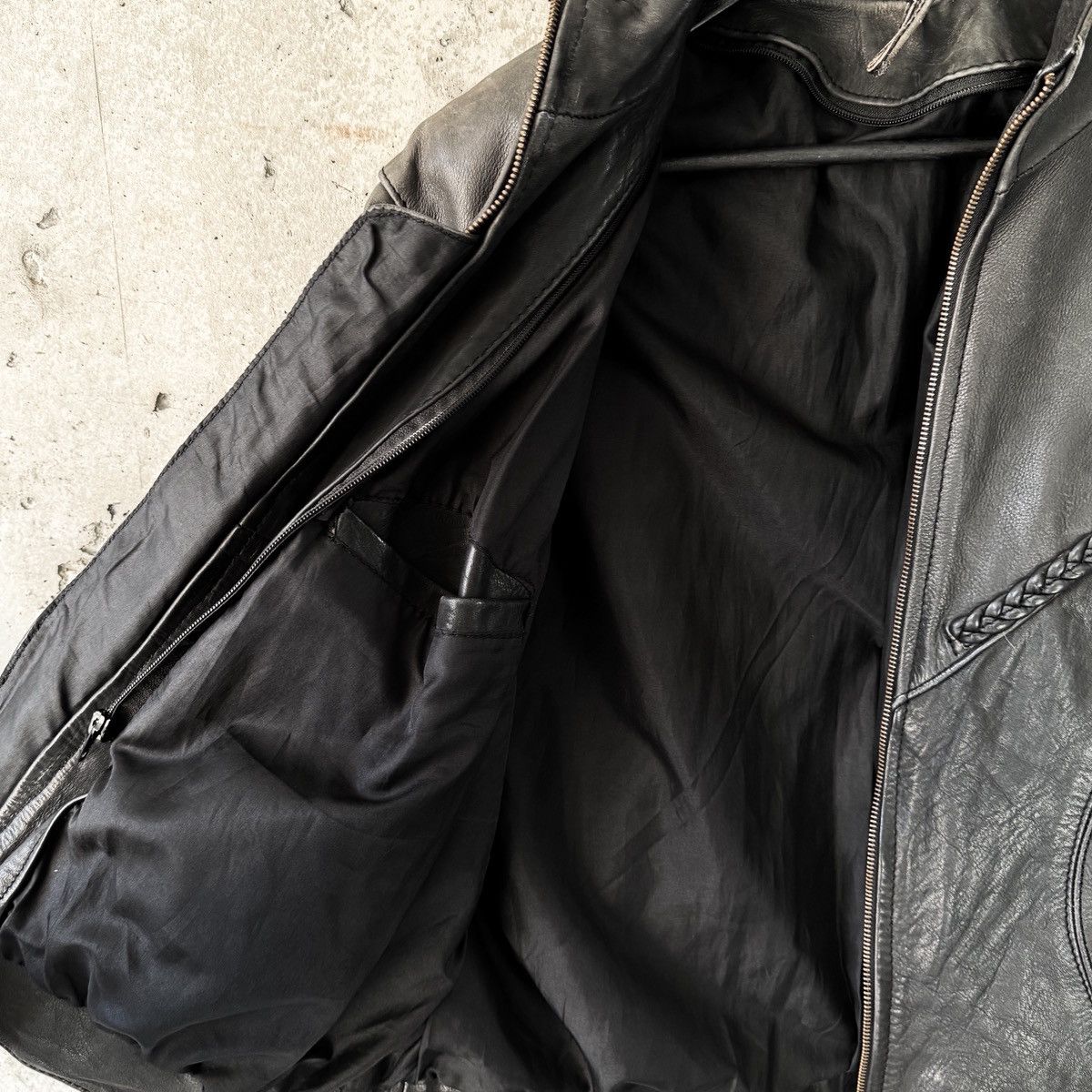 Vintage Vintage Thrashed Braided Leather Western Biker Jacket Size US S / EU 44-46 / 1 - 3 Thumbnail