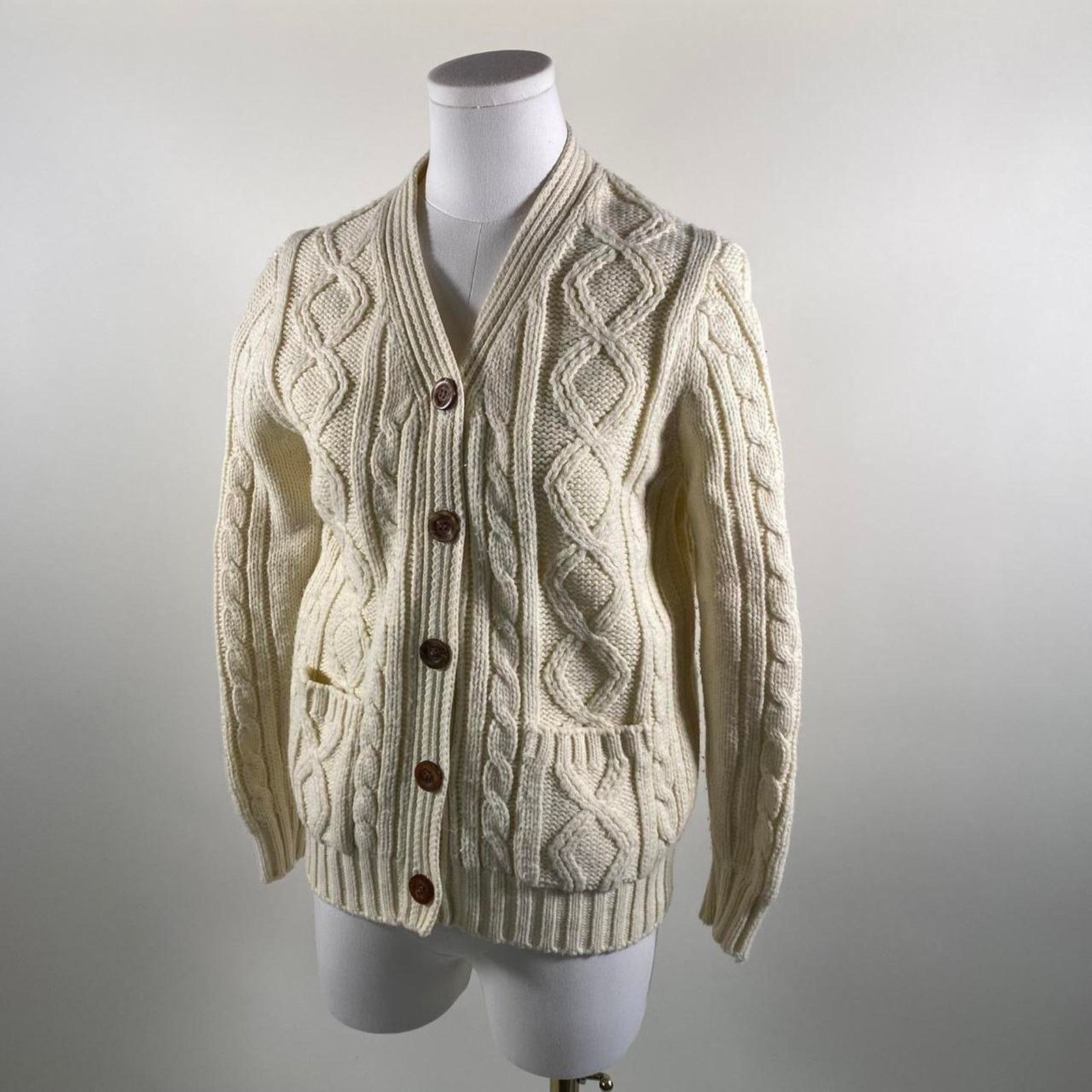 Other Cream vintage 1970s acrylic cardigan Size M / US 6-8 / IT 42-44 - 1 Thumbnail