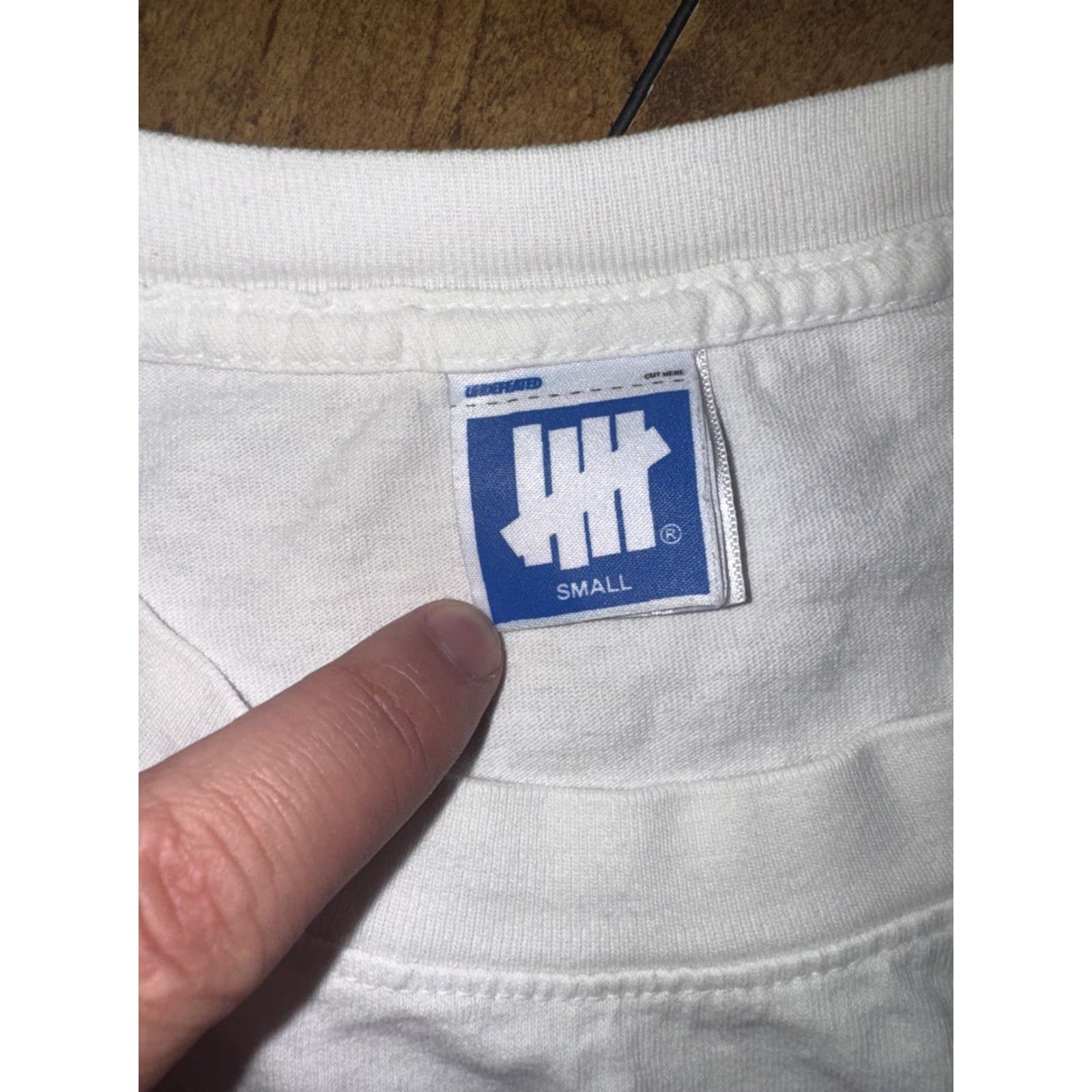 Undefeated VINTAGE Undefeated T-Shirt Mens Small White 19x25 shirts graphic Size US S / EU 44-46 / 1 - 6 Thumbnail