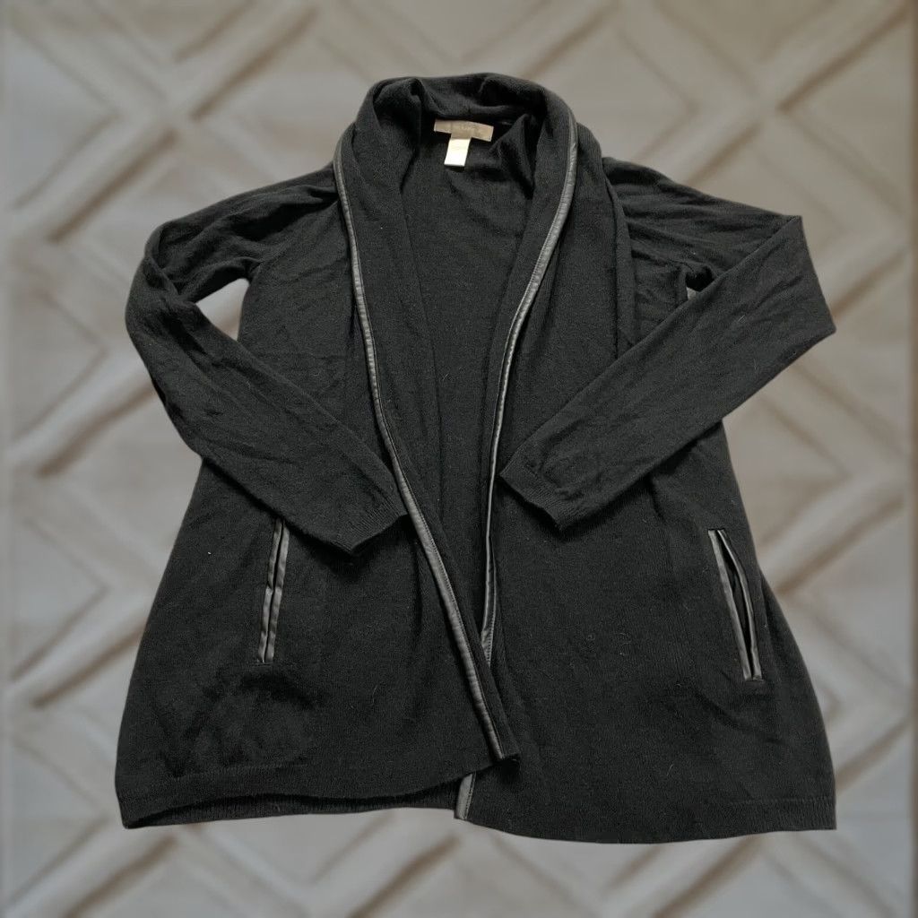 Banana Republic VINTAGE Banana Republic Women’s Sweater Cardigan XS Black Long Sleeve Knit Pockets Casual Women's Size XS / US 0-2 / IT 36-38 - 1 Thumbnail