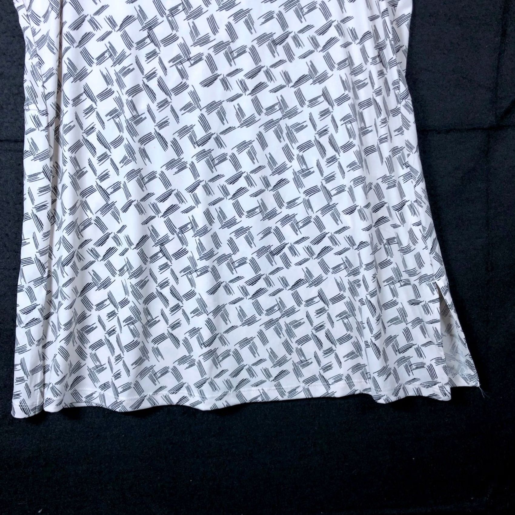 Banana Republic Banana Republic Womens Blouse White Black Sleeveless Key Hole Back Stretch M Shirt Womens Blouse Casual Work Formal 90s? Size M / US 6-8 / IT 42-44 - 3 Thumbnail