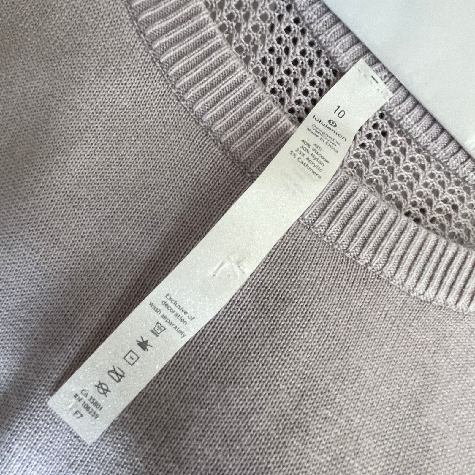 Lululemon Lululemon Back to Balance LS Sweater in Iris Size 10 NWOT Size L / US 10 / IT 46 - 4 Thumbnail