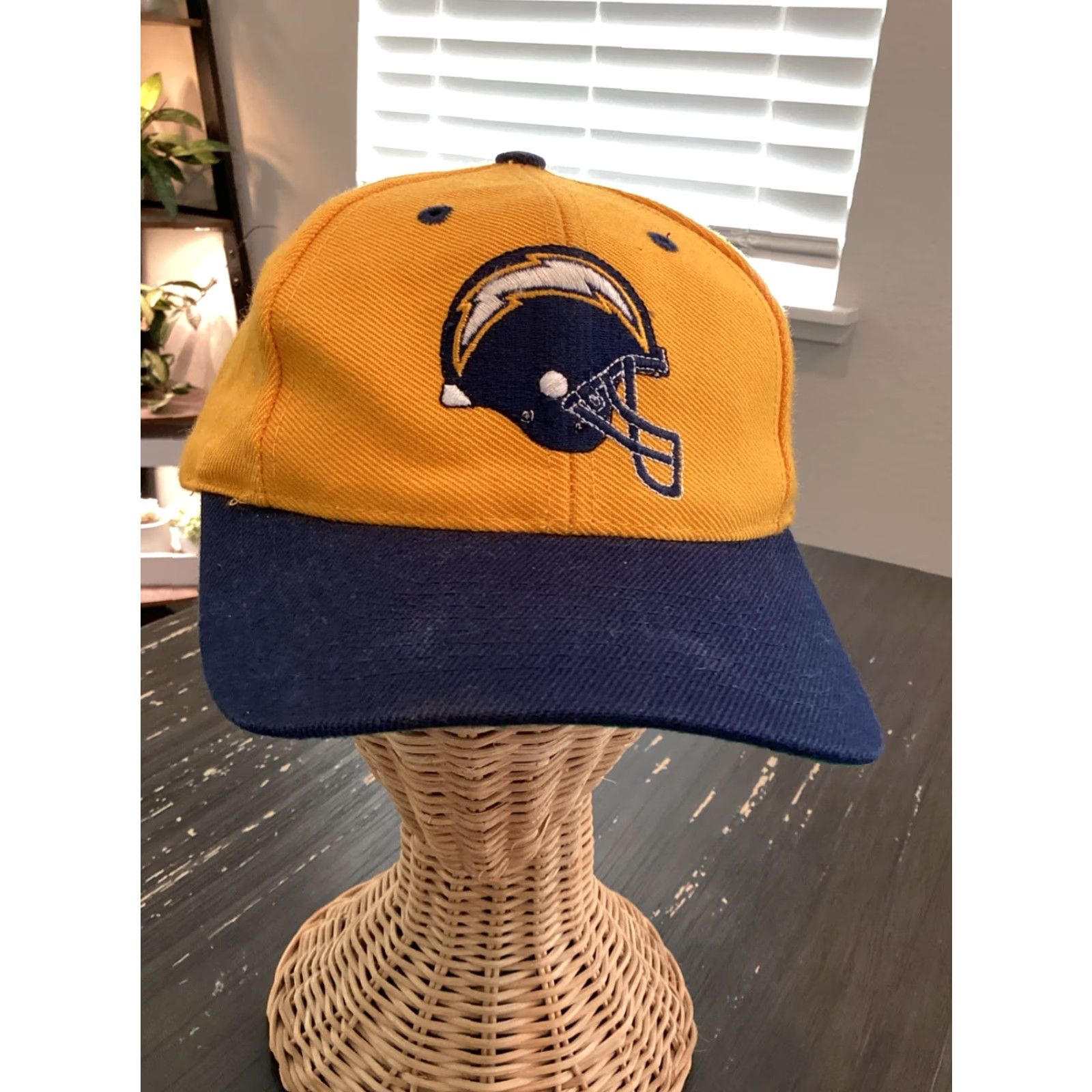 Twins VINTAGE Twins San Diego Chargers Snapback Hat Adjustable Navy Blue Yellow 90s Mens Size ONE SIZE - 2 Thumbnail