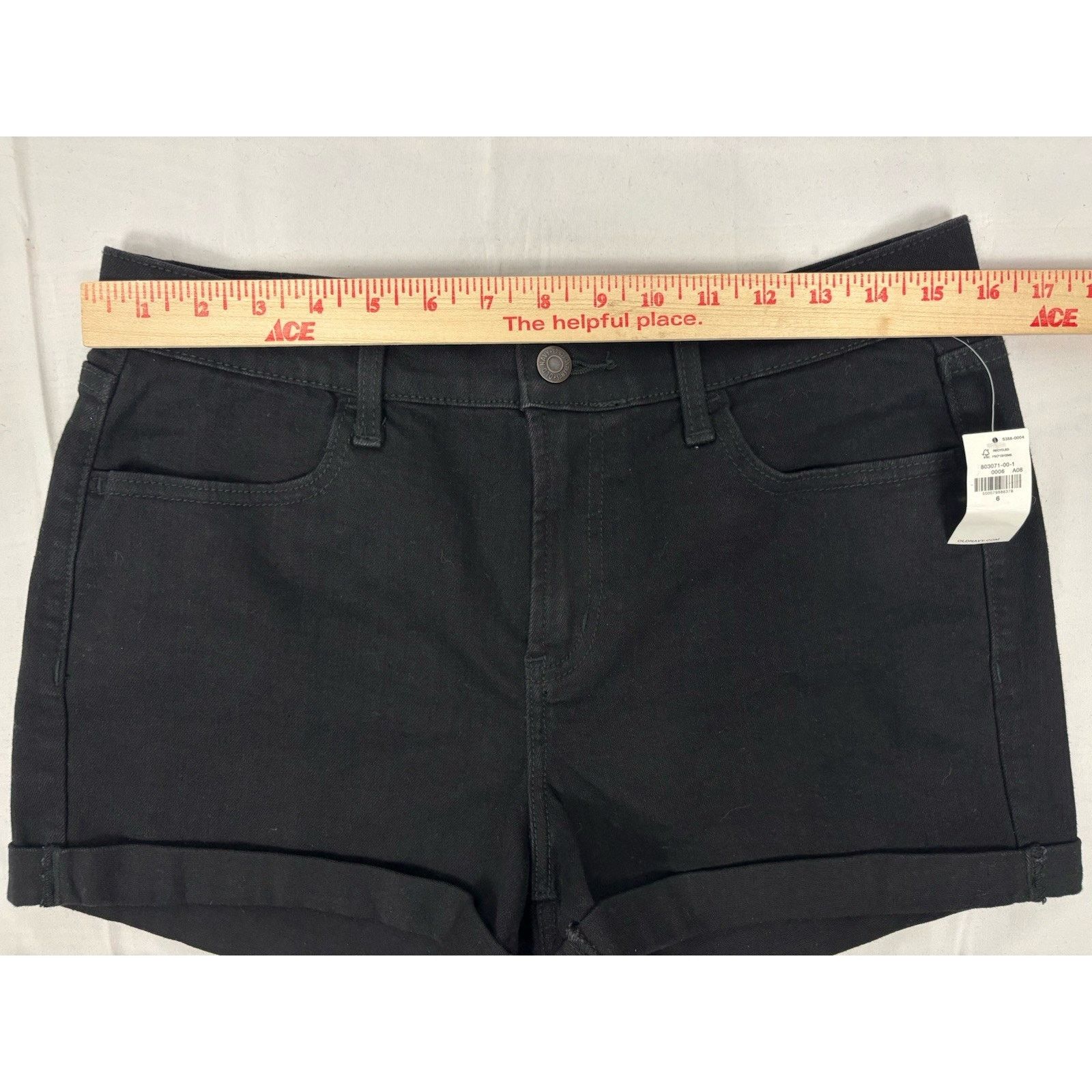 Old Navy NWT Old Navy Women 6 Cuffed Black Denim Jean Shorts Size 28" / US 6 / IT 42 - 2 Thumbnail