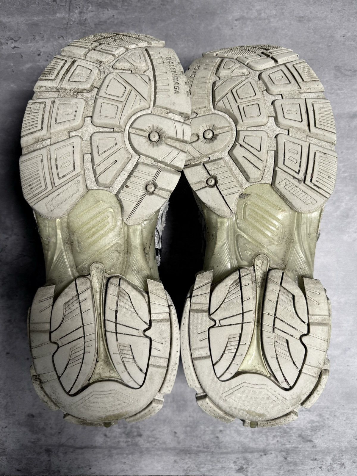 Balenciaga BALENCIAGA Runner Graffiti Sneakers Size US 10 / IT 40 - 11 Thumbnail