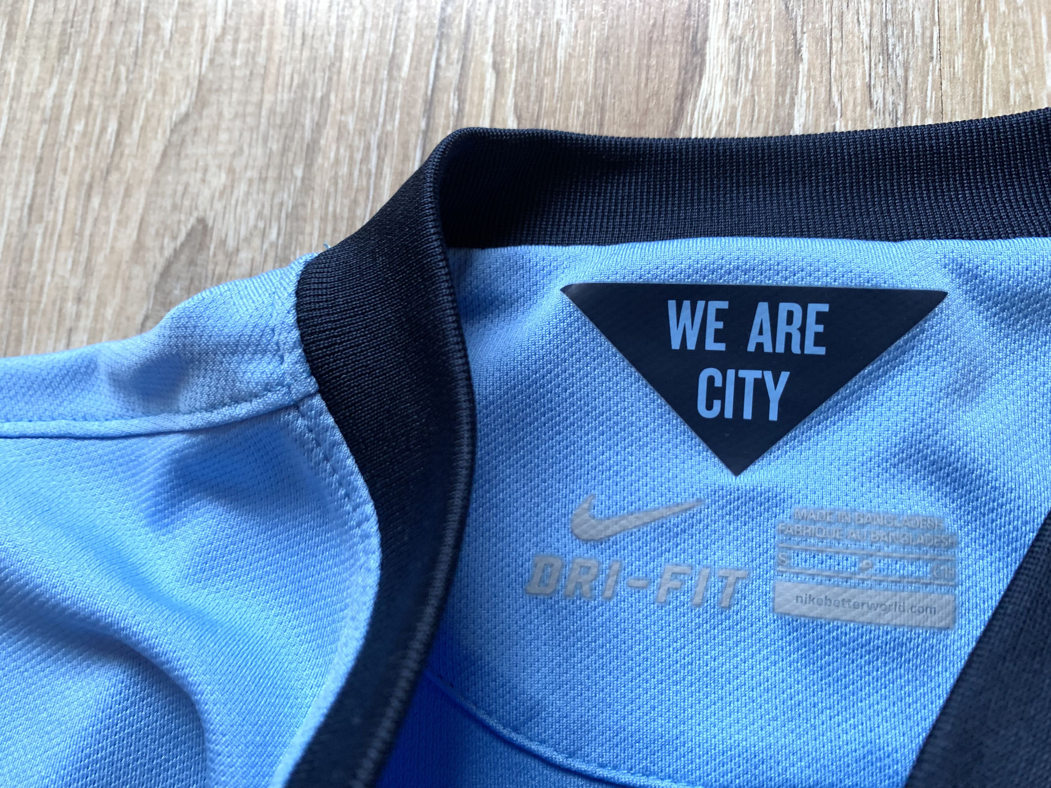 Nike Vintage Nike Manchester City Football Shirt 2014-2015 Size US S / EU 44-46 / 1 - 5 Thumbnail
