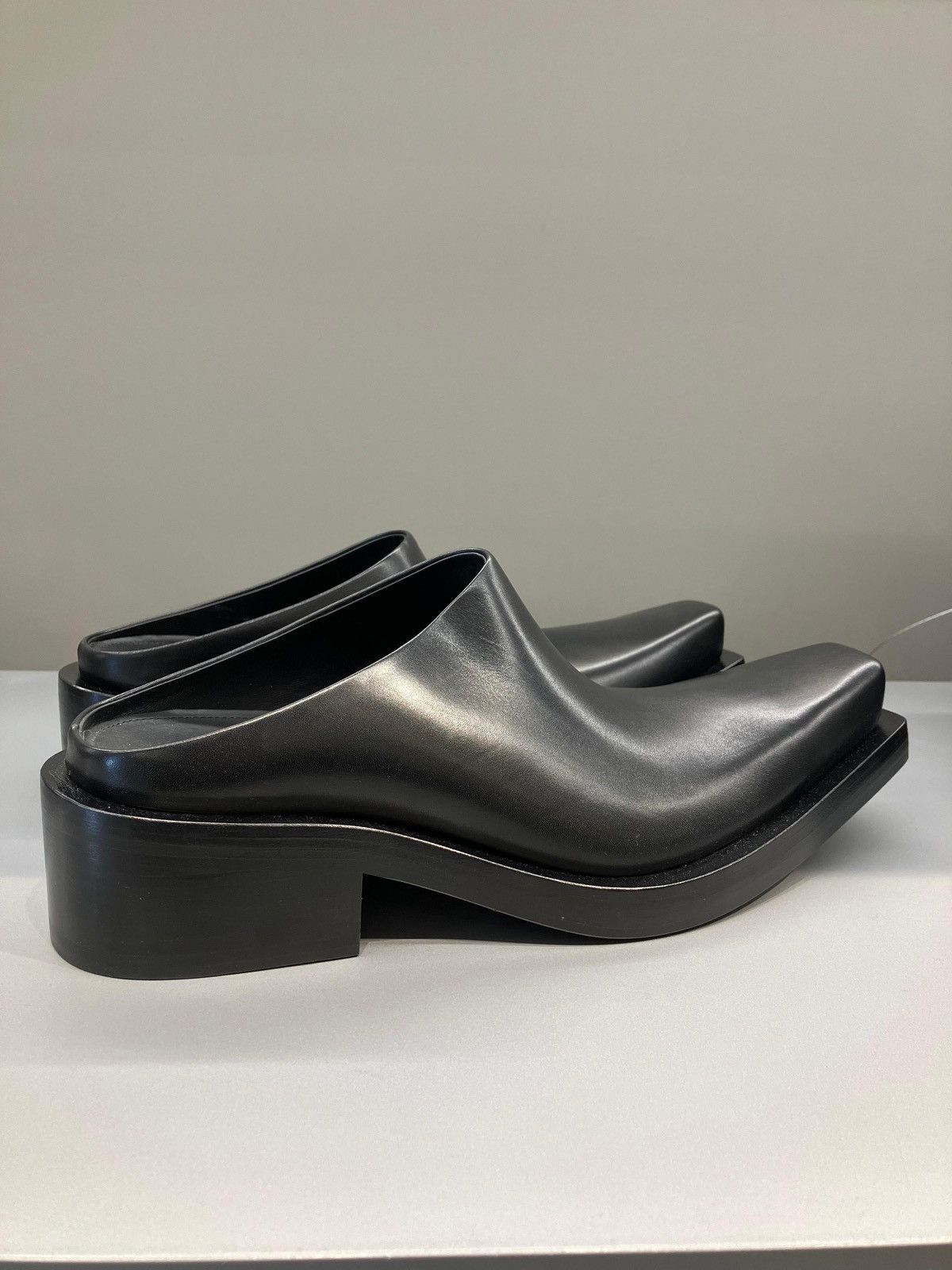 Balenciaga Balenciaga Santiago Mule Sandals Size US 11 / EU 44 - 1 Thumbnail