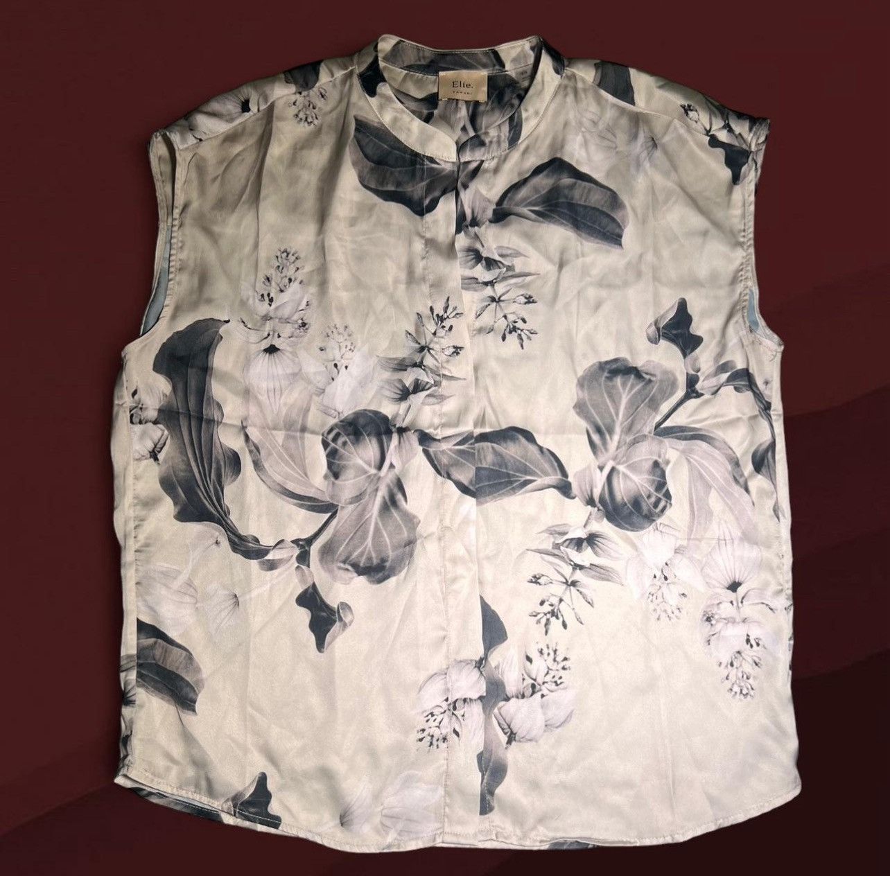 Elie Tahari Elie Tahari black and white floral button-up blouse Size M / US 6-8 / IT 42-44 - 2 Thumbnail
