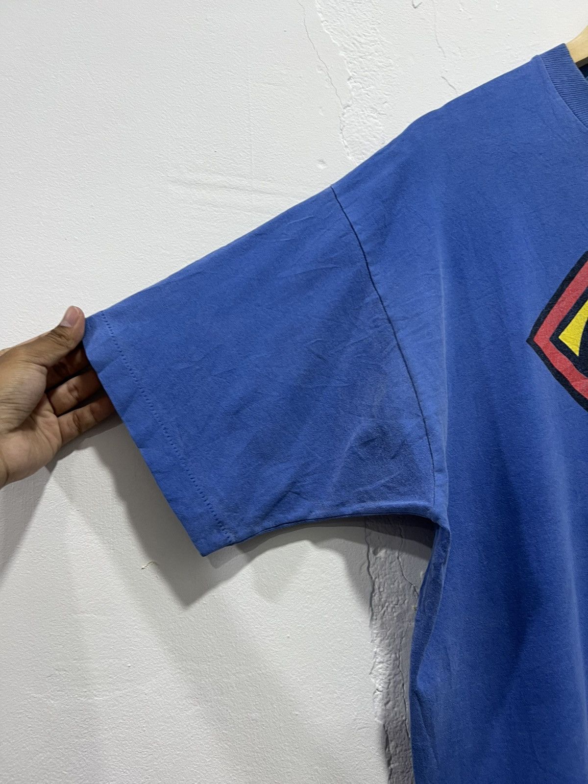 DC Comics × Vintage Vintage 1995’ OG Superman Logo Tshirt Size US XL / EU 56 / 4 - 7 Thumbnail