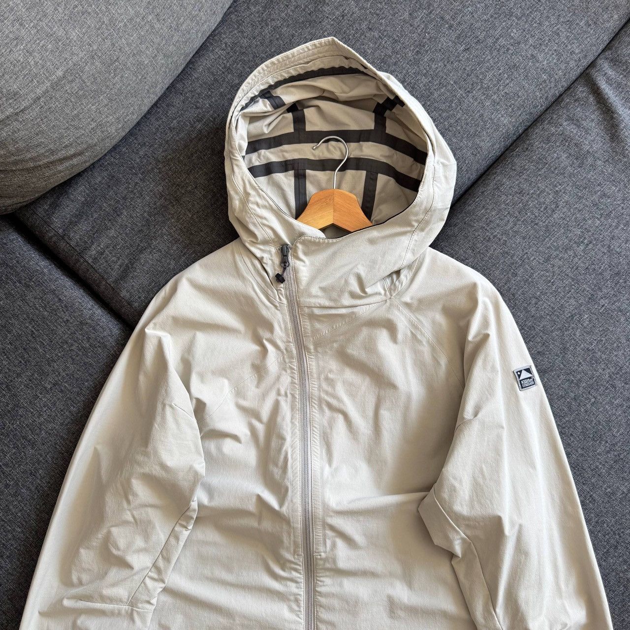 Klattermusen Klattermusen Vanadis Nylon Asymmetrical Outdoor Jacket Size US M / EU 48-50 / 2 - 5 Thumbnail