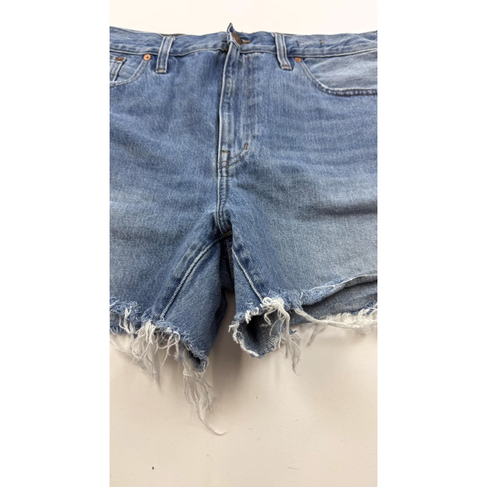 Madewell Madewell Shorts Womens 32 Blue Relaxed Mid-Length Denim Raw Hem Frayed Cutoff Size 24" / US 00 / IT 34 - 3 Thumbnail