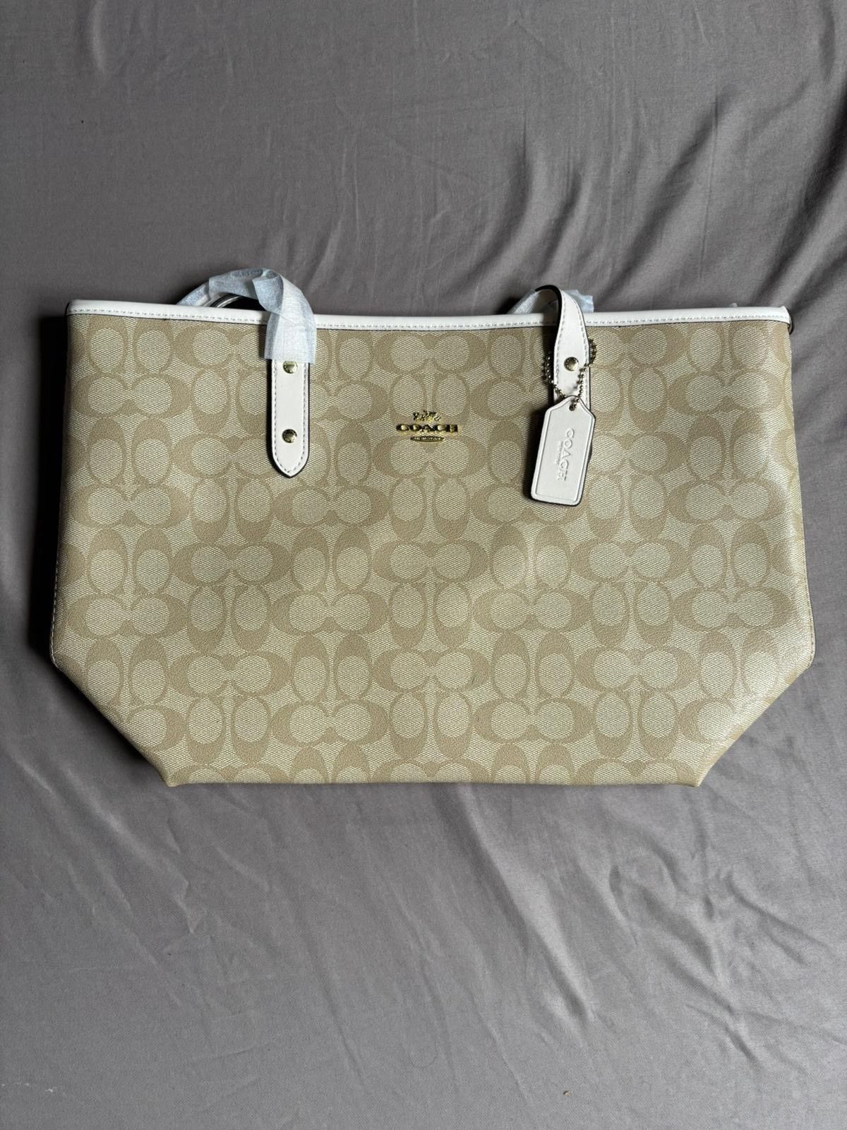 Coach Coach City Tote Bag - Signature Canvas - New With Tags Size ONE SIZE - 1 Thumbnail