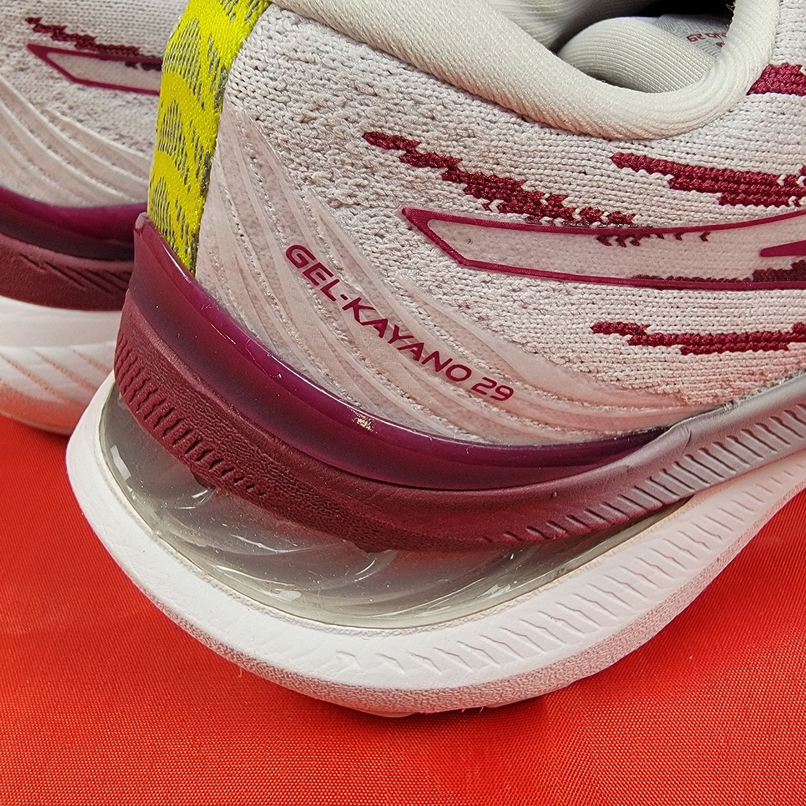 Asics Asics Wmns Gel Kayano 29 Platinum 'Lilac/Berry' Sz 7 (75) Size US 7 / IT 37 - 4 Thumbnail