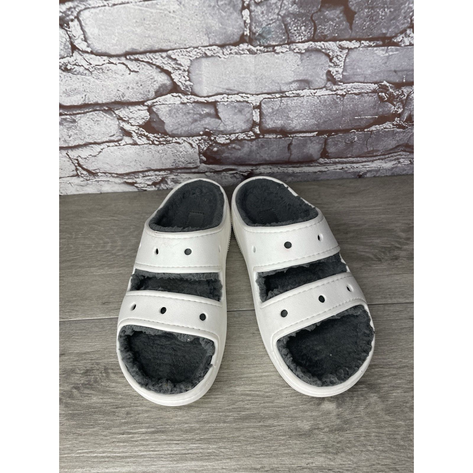Crocs Crocs White Rubber Fur Sandals Platform Women Sz 7M US/38EU Size US 7 / IT 37 - 6 Thumbnail