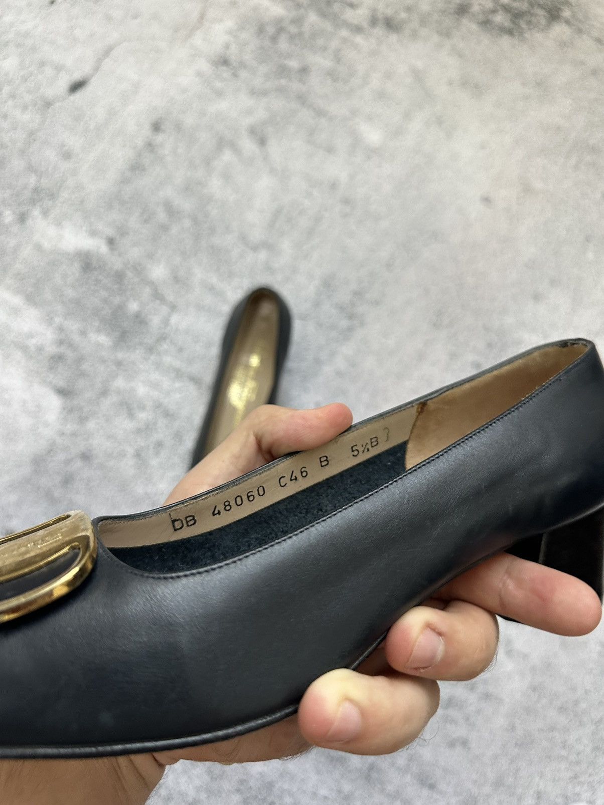 Salvatore Ferragamo Salvatore Ferragamo Leater Heels Golden Buckle Size US 5.5 / IT 35.5 - 10 Thumbnail