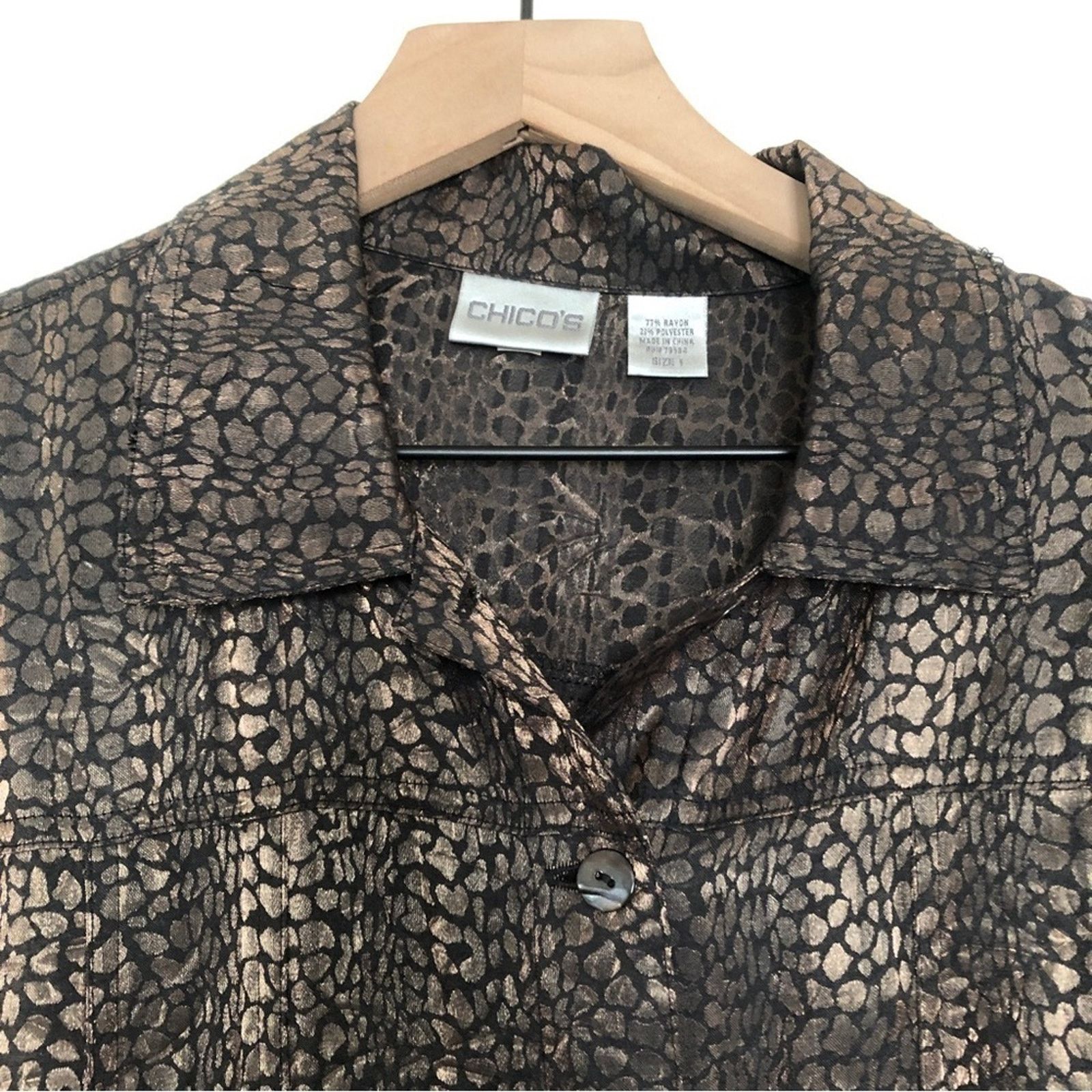 Chicos Chico's Leopard Metallic Black Gold Button Blouse Shirt Top Size M / US 6-8 / IT 42-44 - 3 Thumbnail