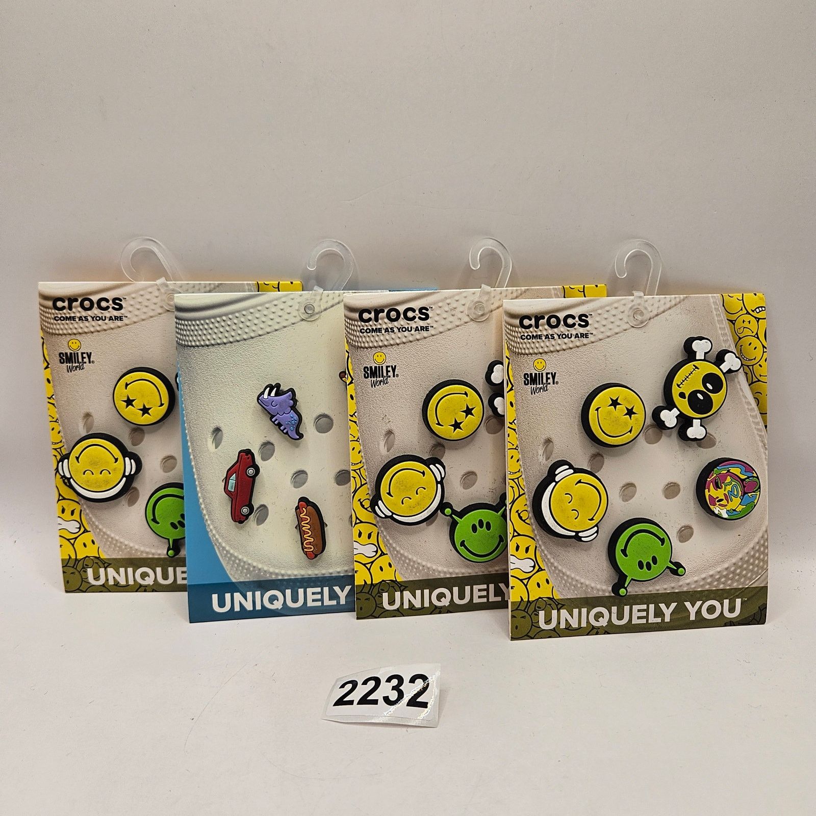 Crocs CROCS JIBBITZ 5PC LOT OF 4(20 CHARMS) SMILEY(3)+DINO(1)NWT Size ONE SIZE - 1 Thumbnail