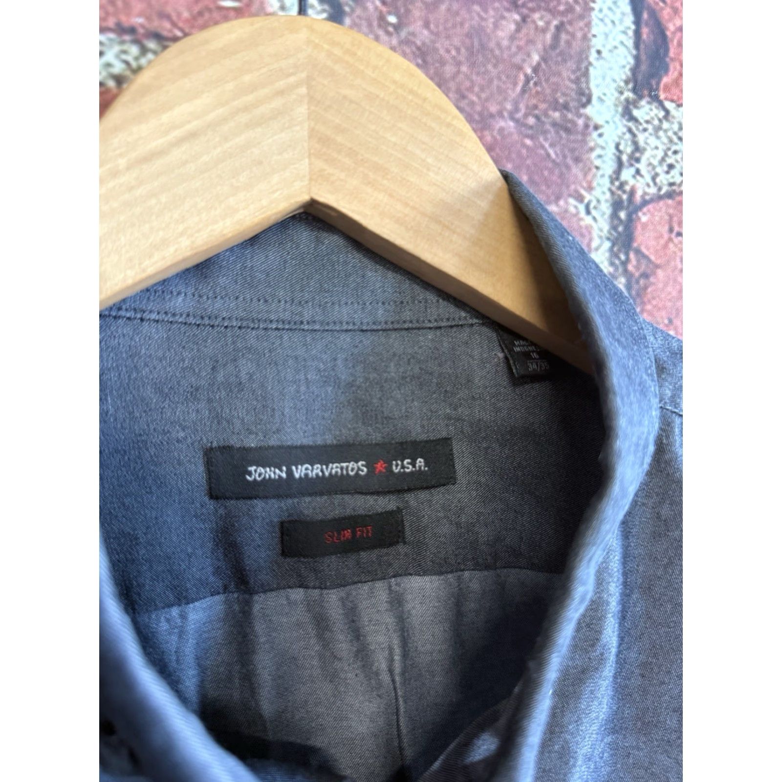 John Varvatos John Varvatos Shirt Mens 16 Gray Slim Fit USA Button-Up Collared Long Sleeve Casual Workwear Geometric Embroidered Size US L / EU 52-54 / 3 - 3 Thumbnail