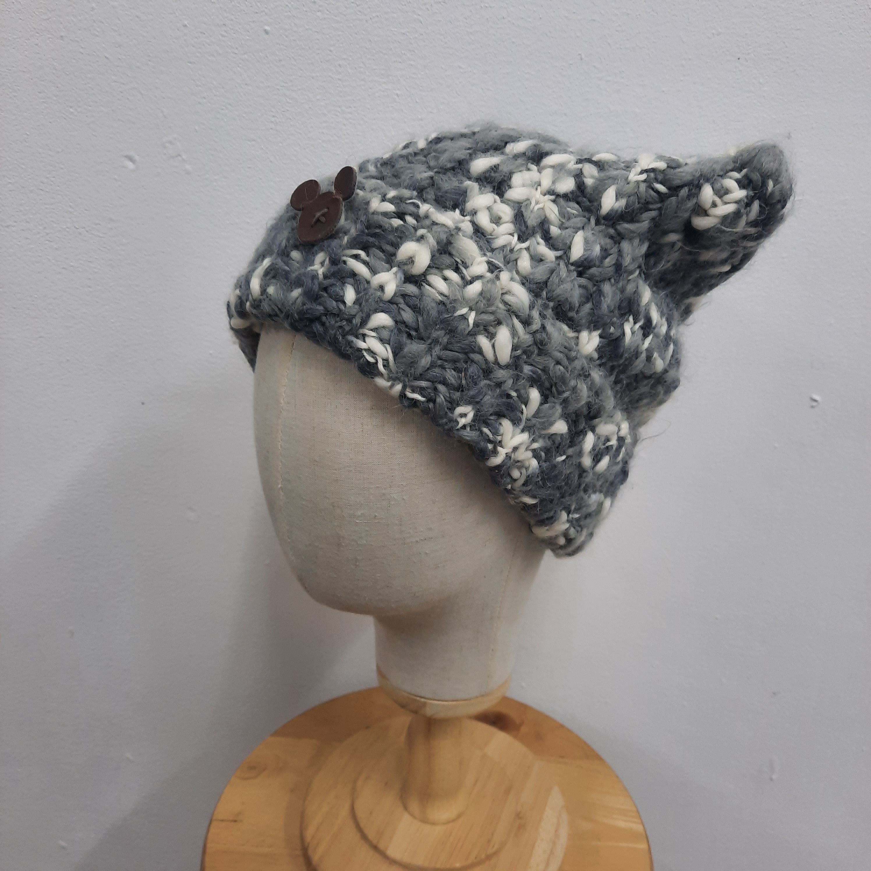 Mickey Mouse 🔥Disney mickey mouse knit beanie hat Size ONE SIZE - 2 Thumbnail
