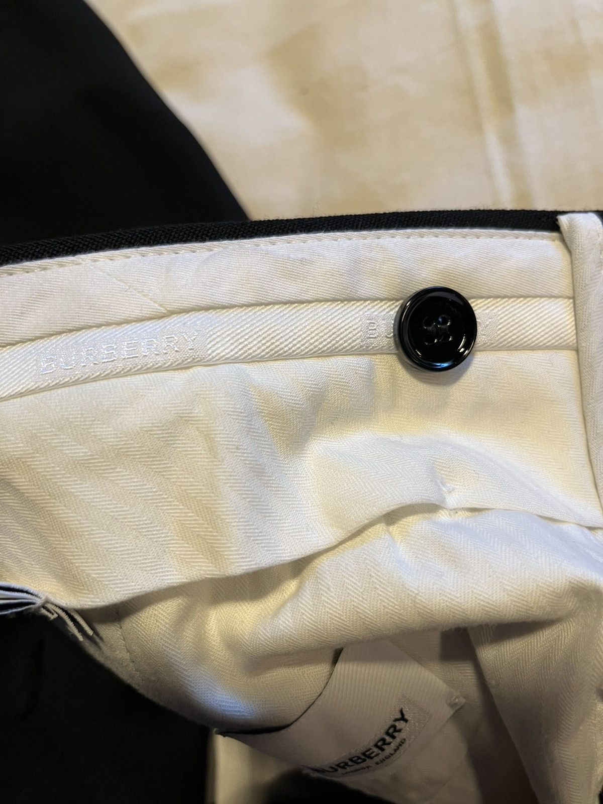 Burberry Burberry pleated wide leg wool trousers. Size US 32 / EU 48 - 13 Thumbnail