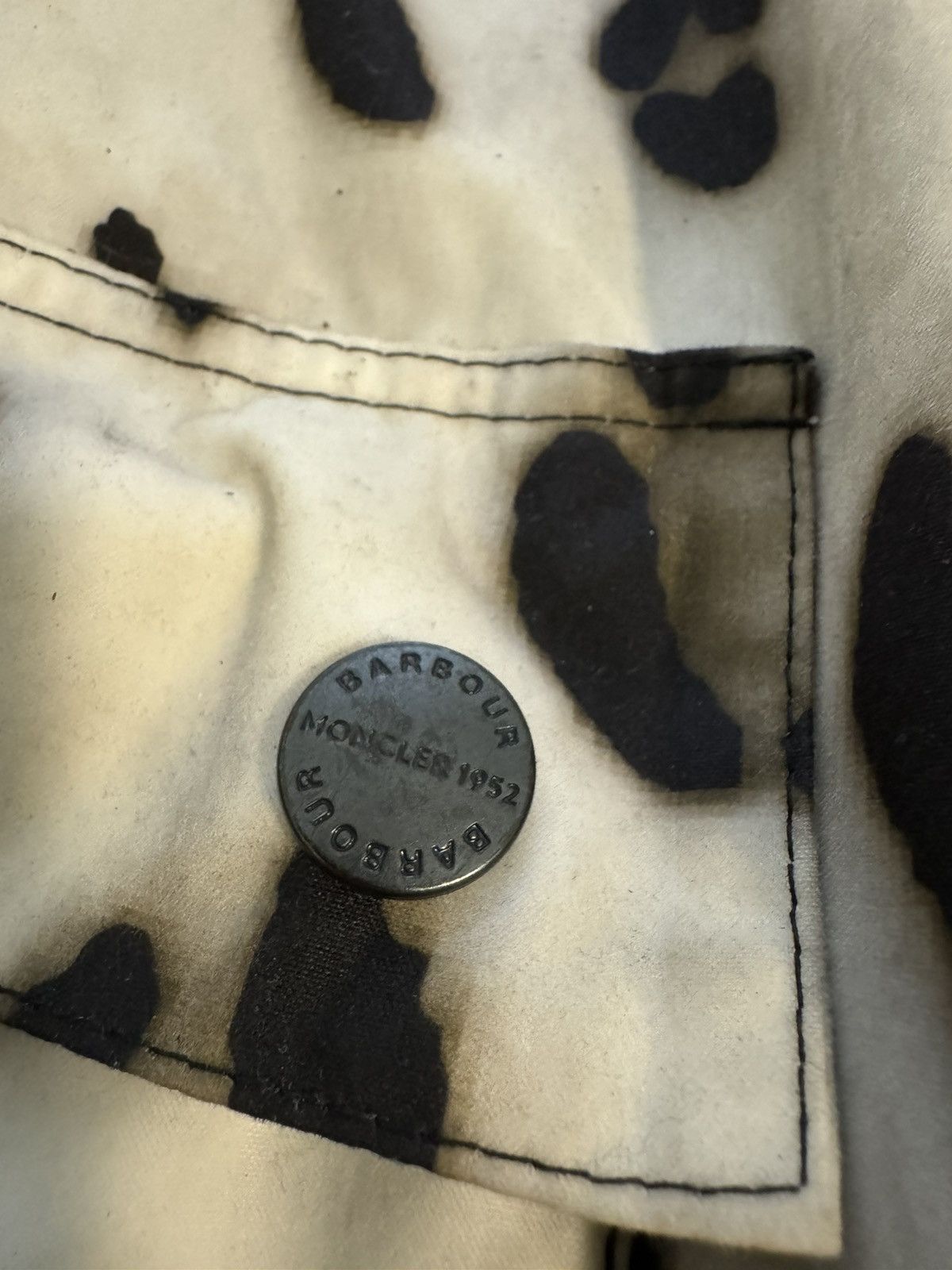 Barbour × Moncler Moncler + Barbour 1952 Leopard Print Wight Giubotto Coat Size US XL / EU 56 / 4 - 5 Thumbnail
