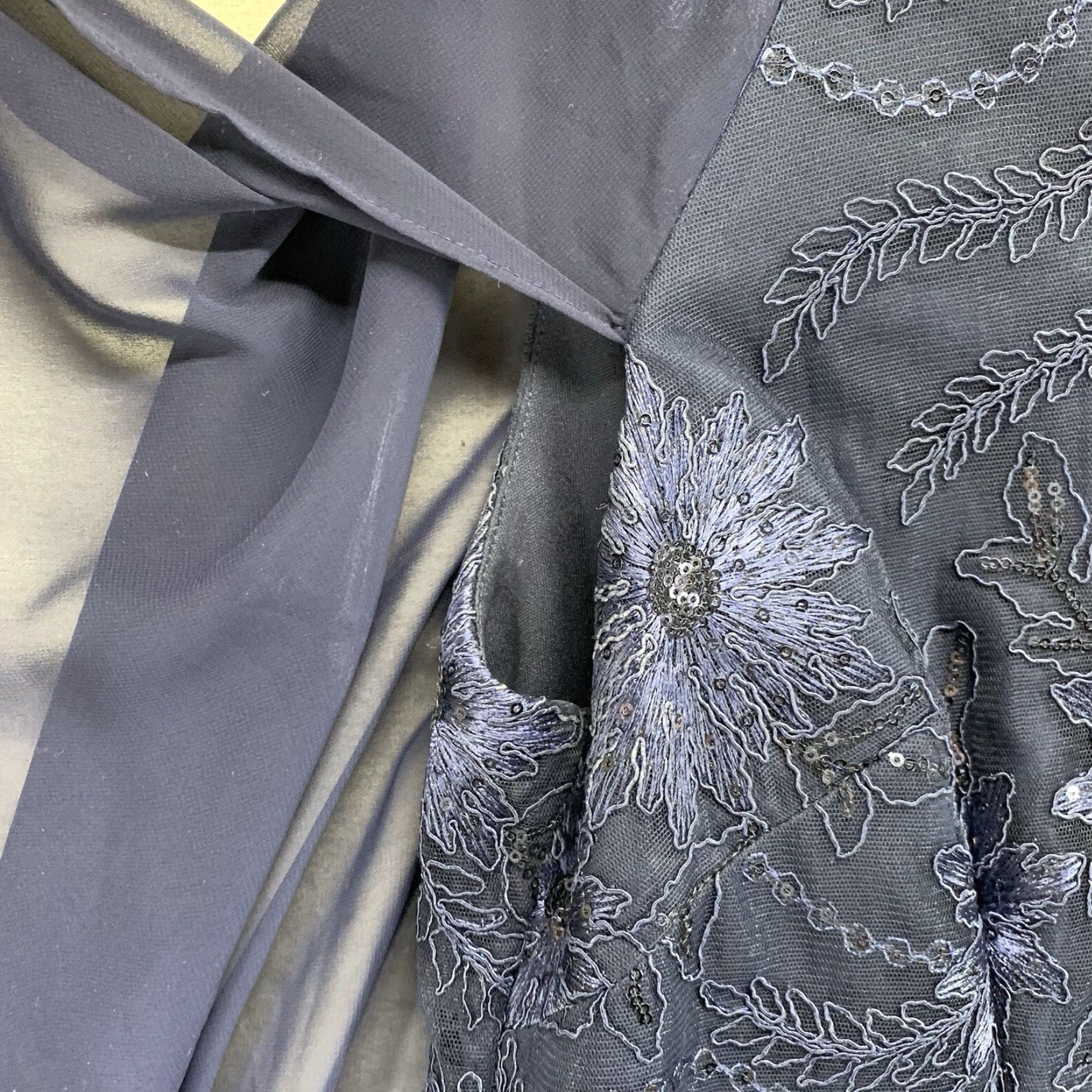 Vintage VINTAGE Brianna Women’s Dress 16 Long Formal Ball Gown Midnight Blue Floral Embroidered Rhinestone Lined Zipper Hand Wash Only Size XXL / US 16-18 / IT 52-54 - 7 Thumbnail
