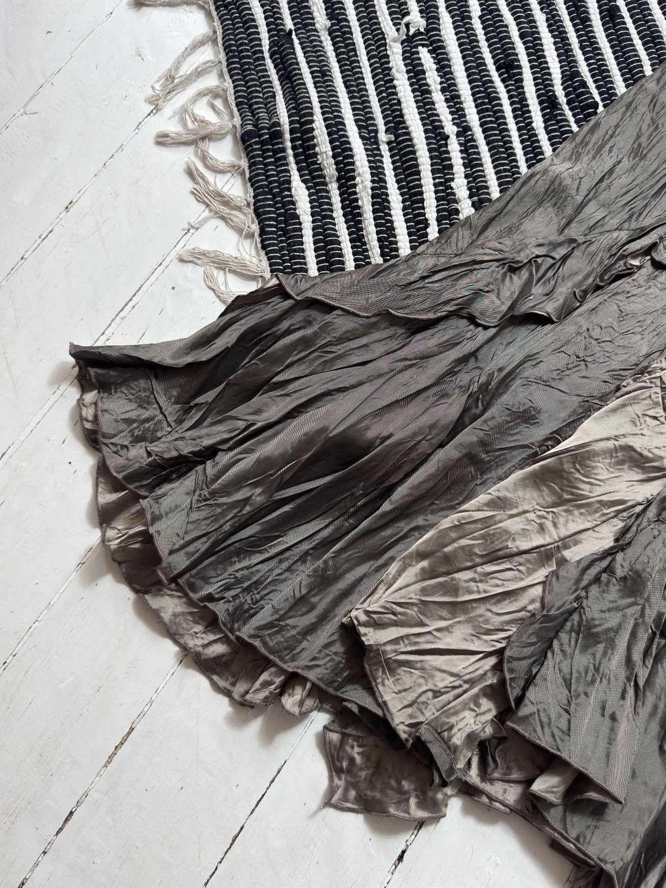 Other VINTAGE SILK ASYMMETRICAL RUFFLE MAXI SKIRT Size 30" / US 8 / IT 44 - 2 Thumbnail