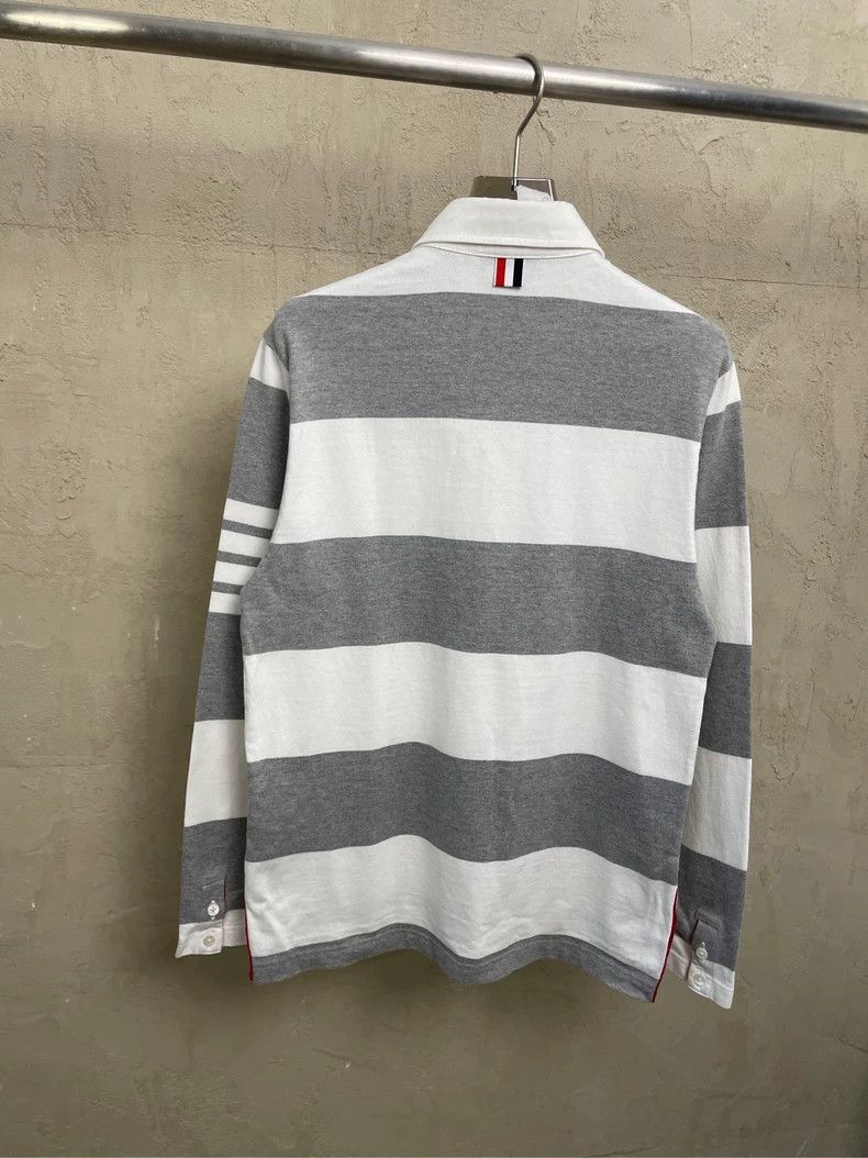 Thom Browne Thom browne Gray and white striped arm four-striped polo co Size US XL / EU 56 / 4 - 2 Thumbnail