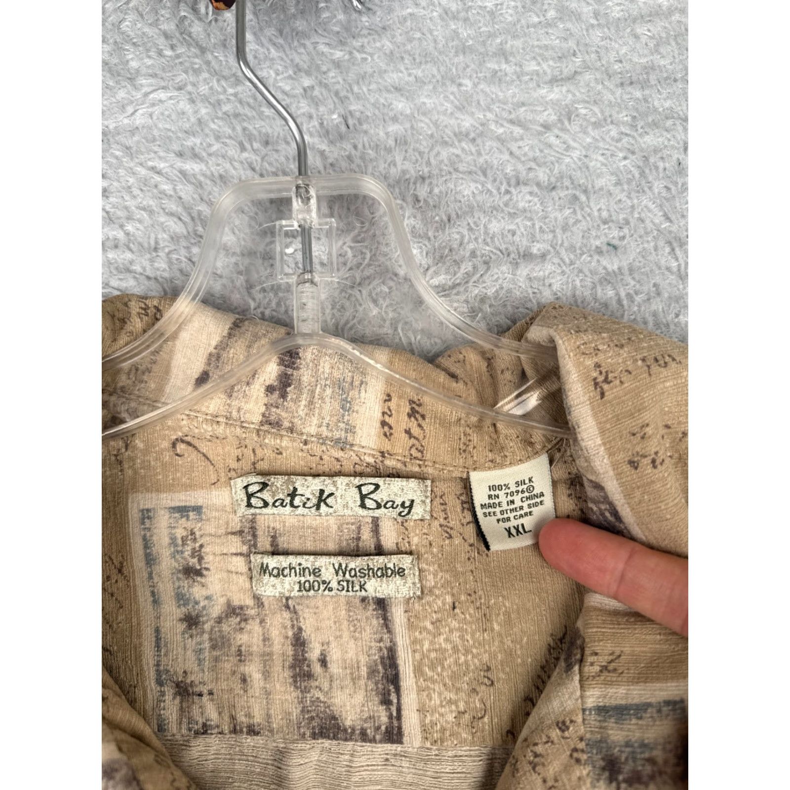 Vintage VINTAGE Batik Bay Shirt Men 2XL Beige Floral Silk Button-Up Hawaiian Resort Vacation Aloha 100% Silk Reads Size US XXL / EU 58 / 5 - 7 Thumbnail