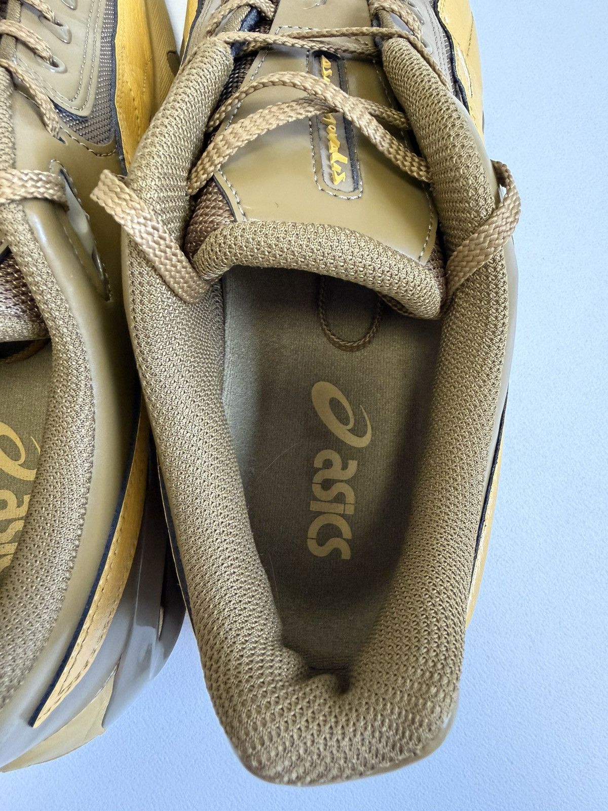 Asics × Kiko Kostadinov ‘Medallion Yellow’ Novalis Gel-Teremoa Sneakers Size US 11.5 / EU 44-45 - 17 Thumbnail