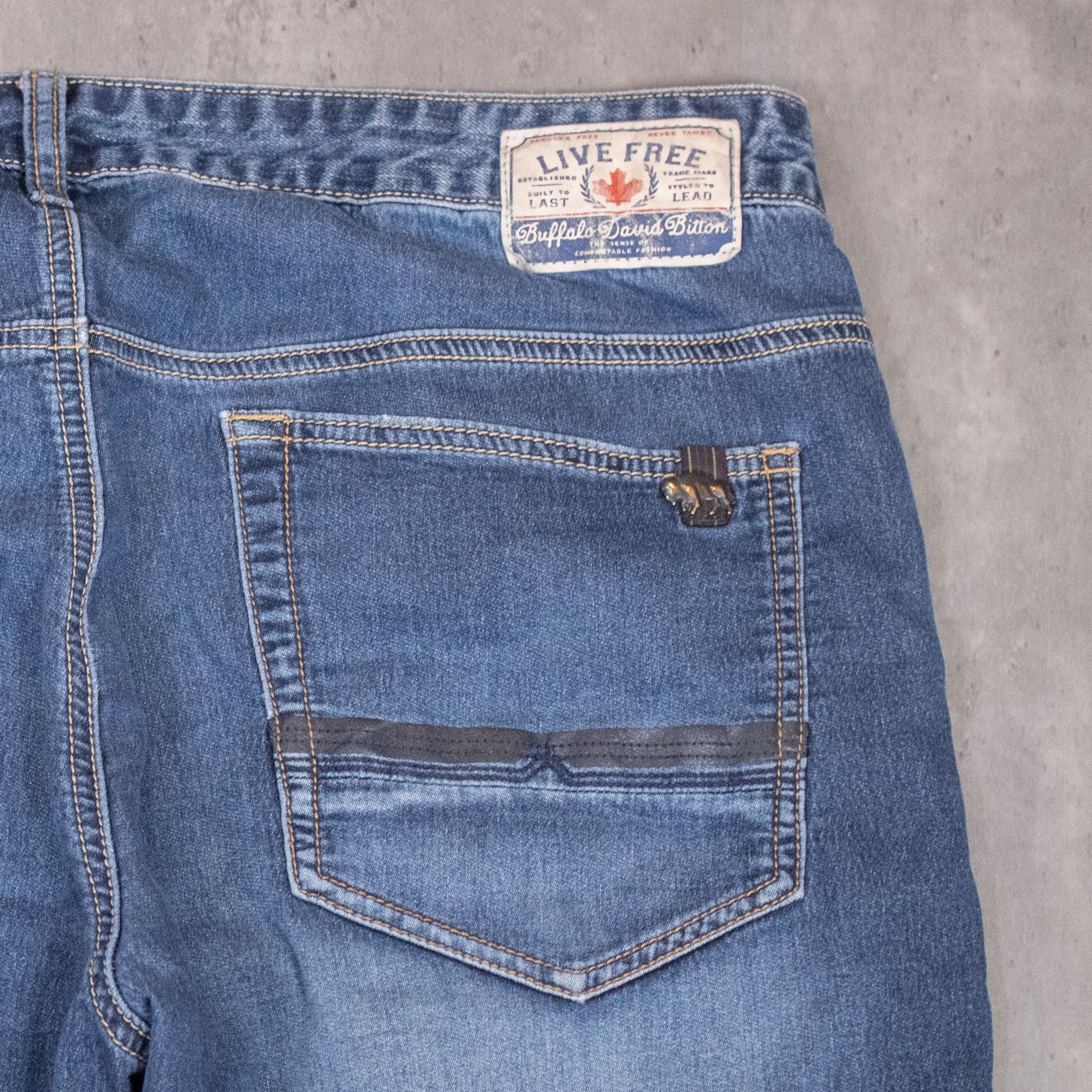 Vintage Y2K 2000's Live Free Midwash Baggy Jort Jean Shorts Size US 36 / EU 52 - 15 Thumbnail