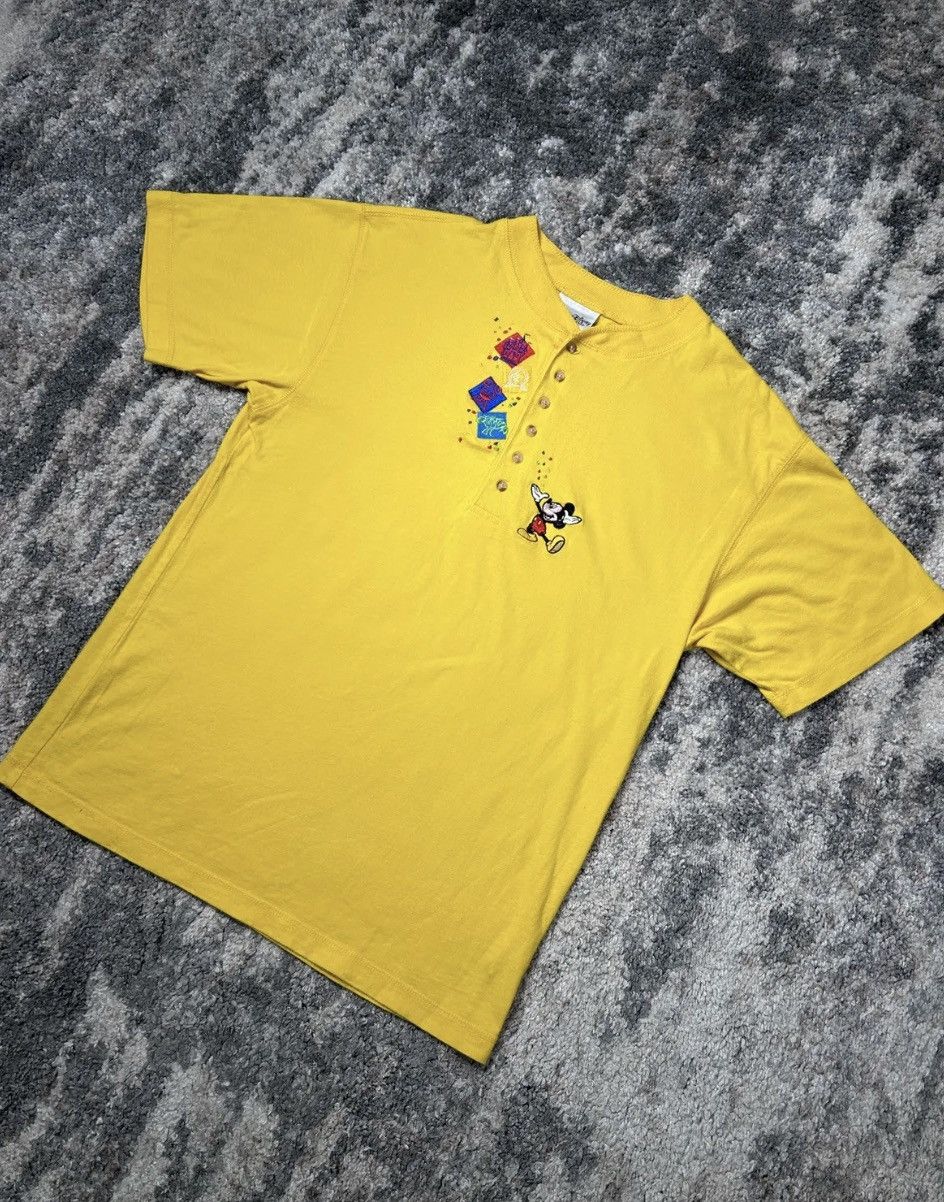 Disney × Mickey Mouse × Vintage Vintage 90’S Disney Mickey Mouse World Travel Tourist Tee M Size US M / EU 48-50 / 2 - 2 Thumbnail