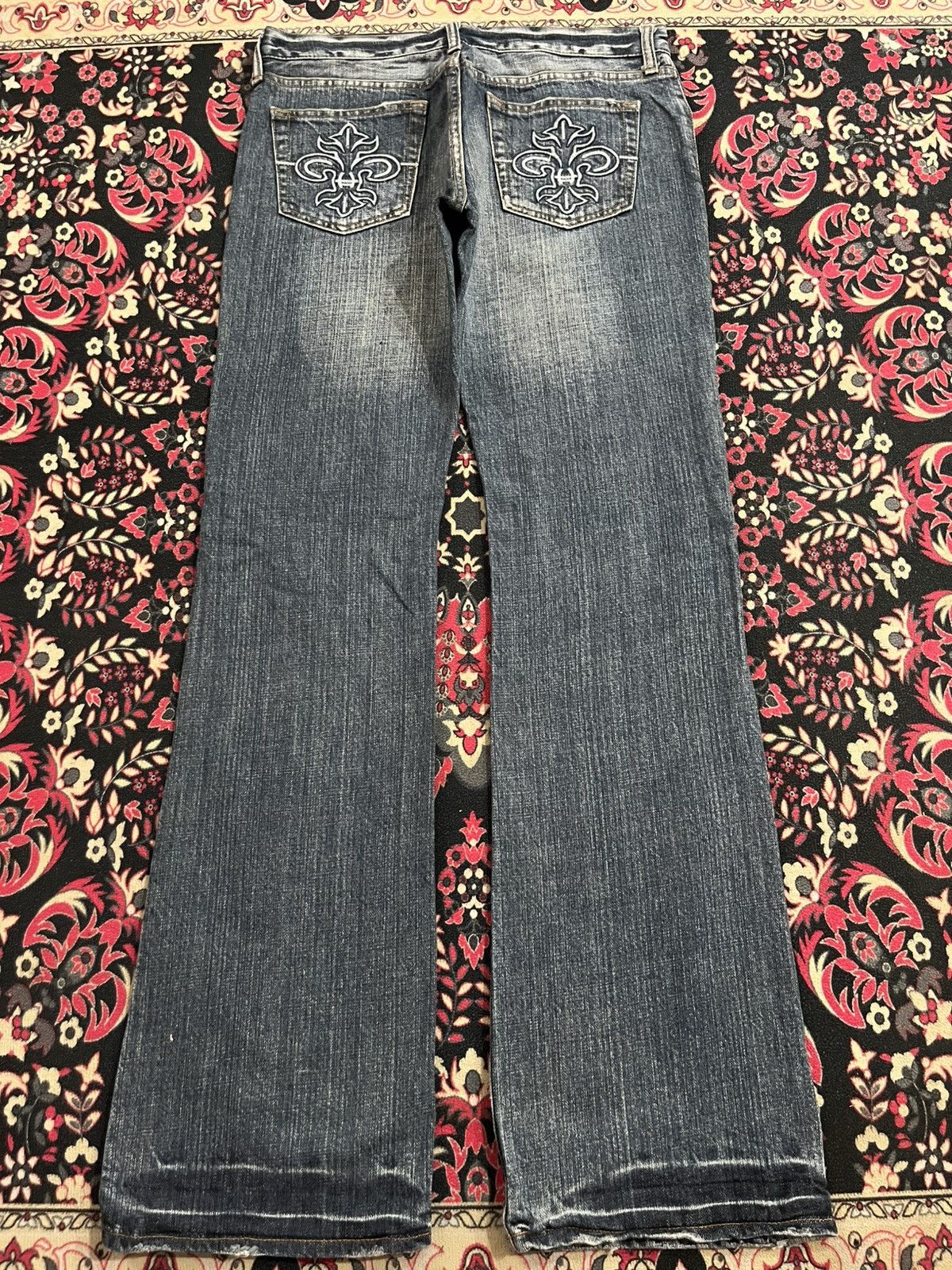 Japanese Brand Japanese Blue Washed Distress Dagger Embroidery Flare Jeans Size 30" / US 8 / IT 44 - 2 Thumbnail
