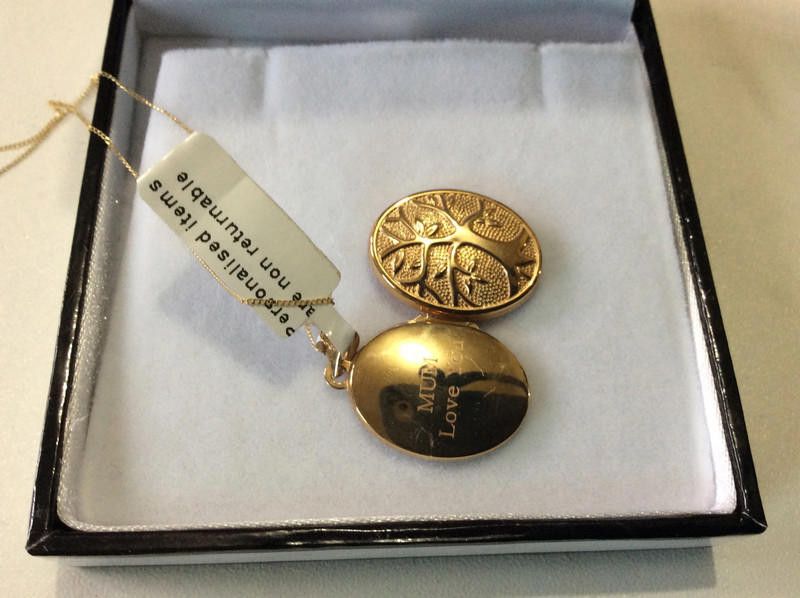 Designer 9ct gold with writing mum love you necklace Size ONE SIZE - 1 Thumbnail