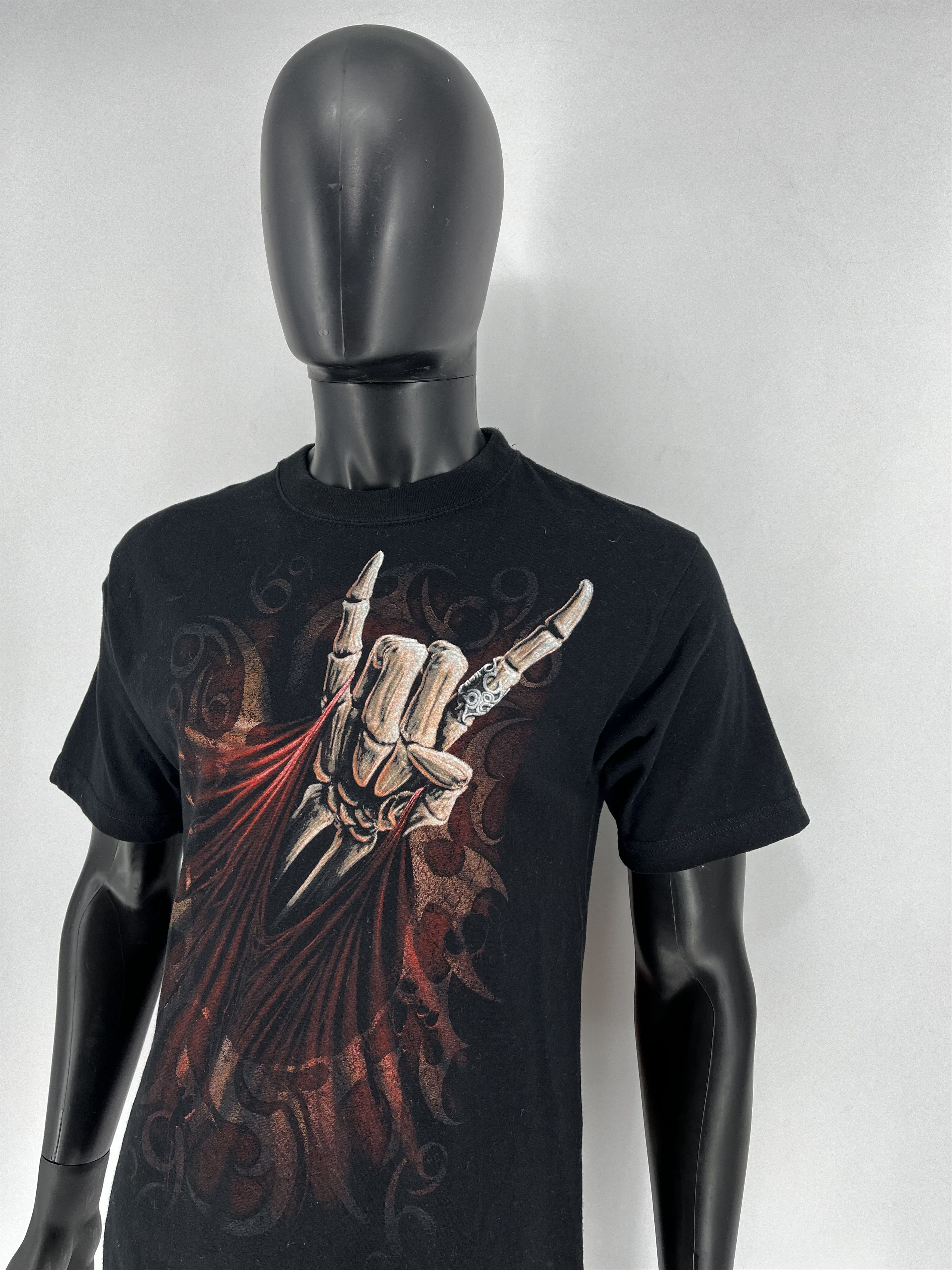 Band Tees VINTAGE GOTHIC SPIRAL SKULL Y2K GRUNGE PUNK ROCK Size US M / EU 48-50 / 2 - 5 Thumbnail