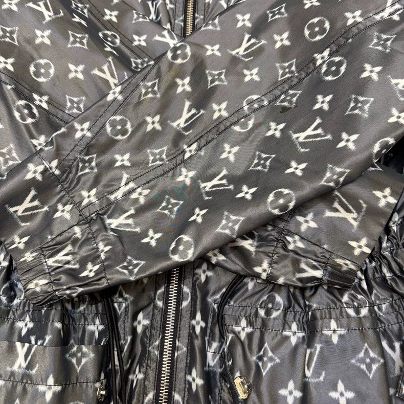 Louis Vuitton Louis Vuitton Black and grey logo full print hooded zipper Size XS / US 0-2 / IT 36-38 - 6 Thumbnail
